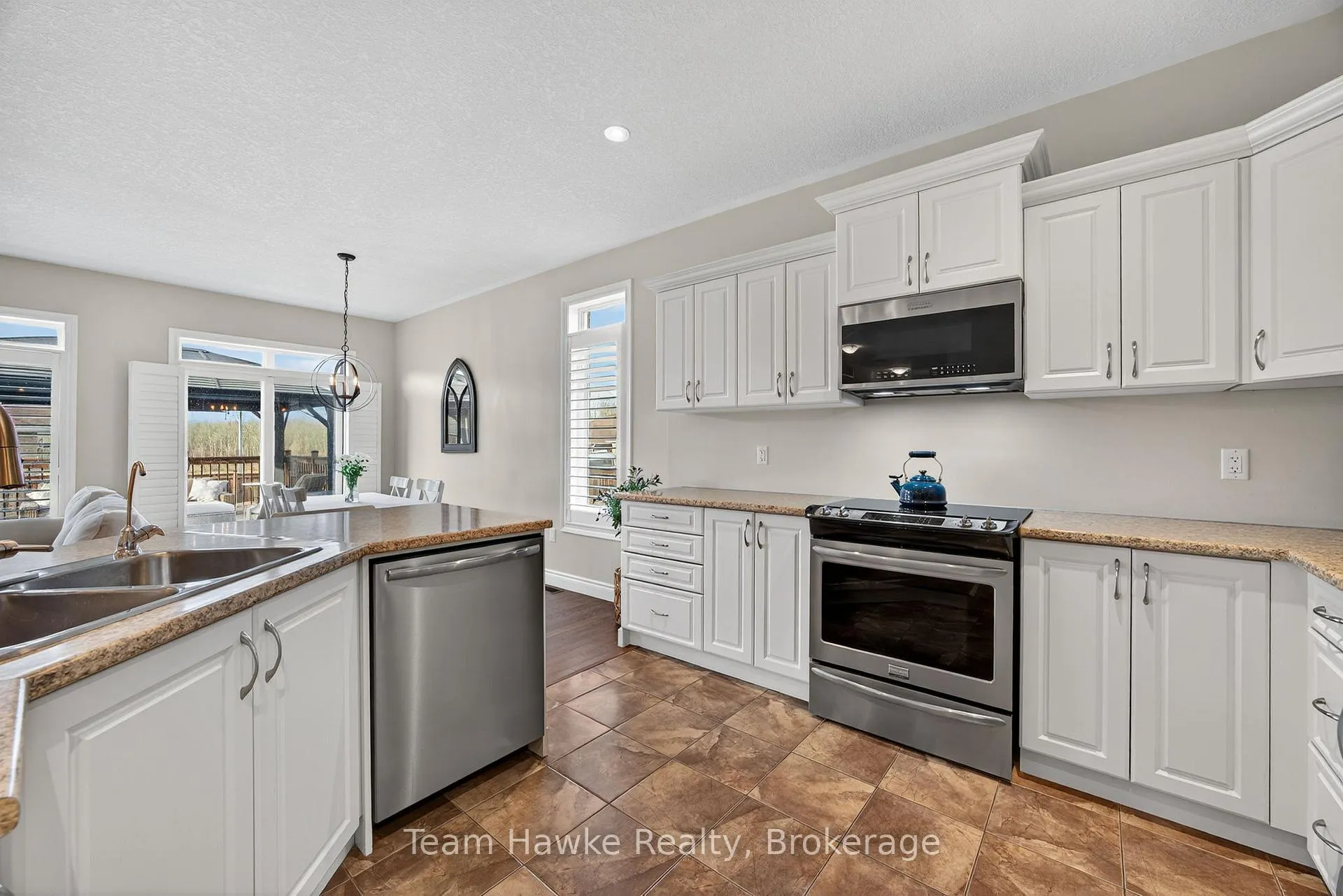 Photo 8 of 26 Sheppard Drive, Tay, Victoria Harbour — HOMEH