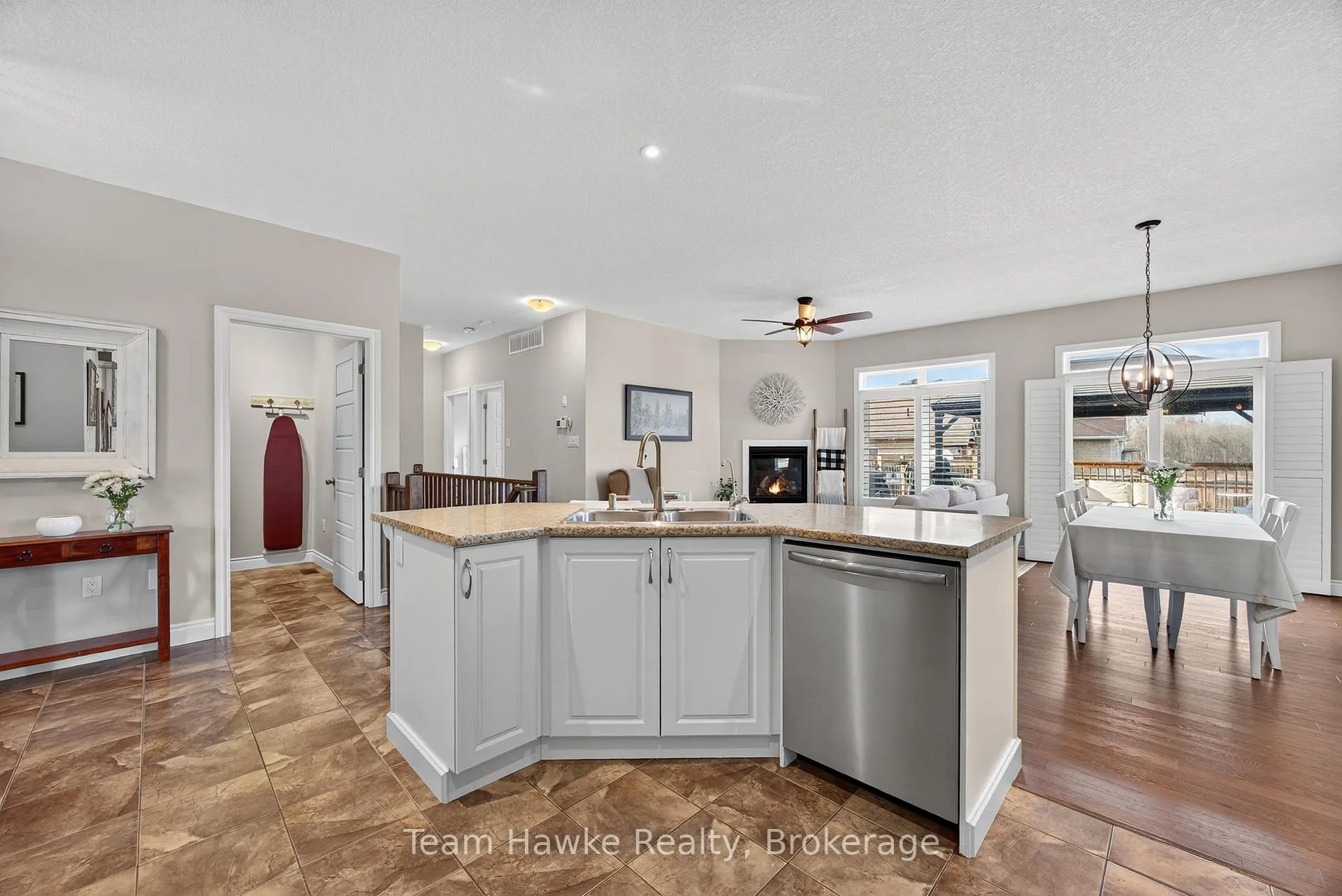 Photo 9 of 26 Sheppard Drive, Tay, Victoria Harbour — HOMEH