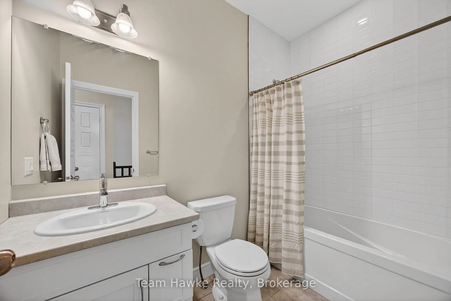Photo 23 of 26 Sheppard Drive, Tay, Victoria Harbour — HOMEH
