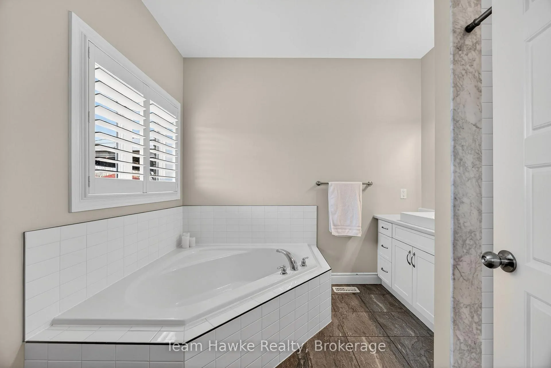 Photo 26 of 26 Sheppard Drive, Tay, Victoria Harbour — HOMEH