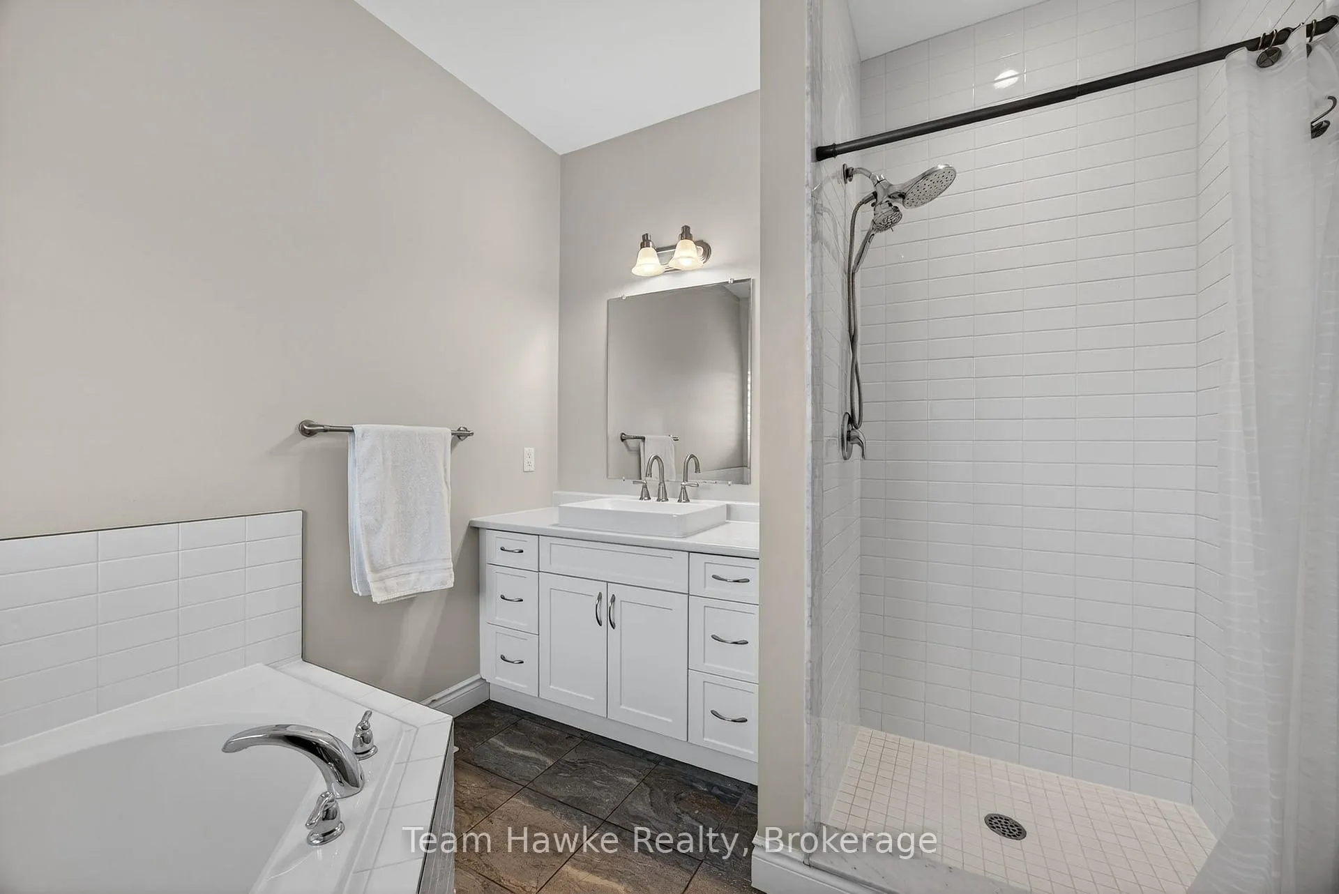 Photo 27 of 26 Sheppard Drive, Tay, Victoria Harbour — HOMEH