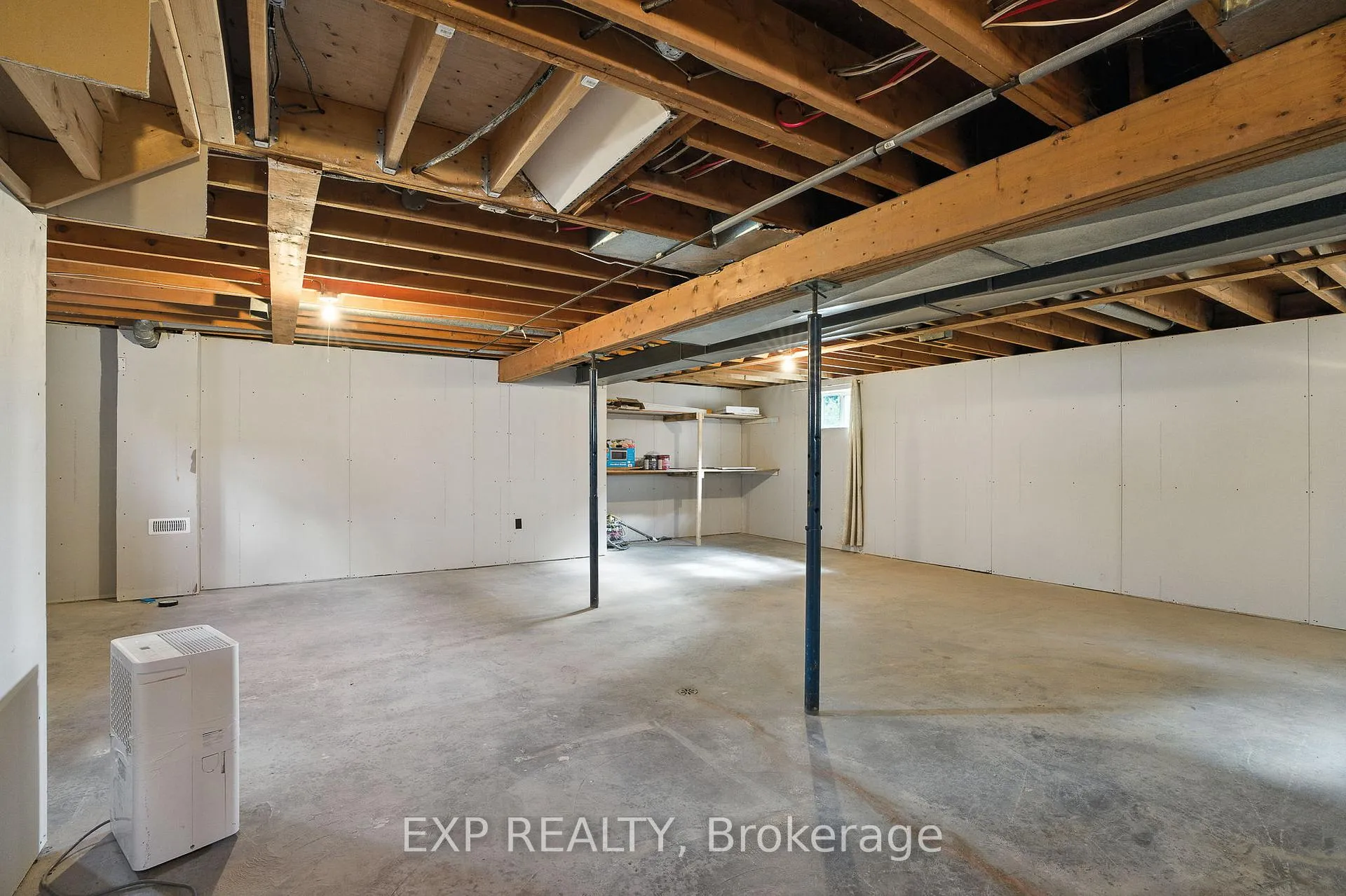 Photo 14 of 1419 Second Street W, Cornwall, Cornwall — HOMEH