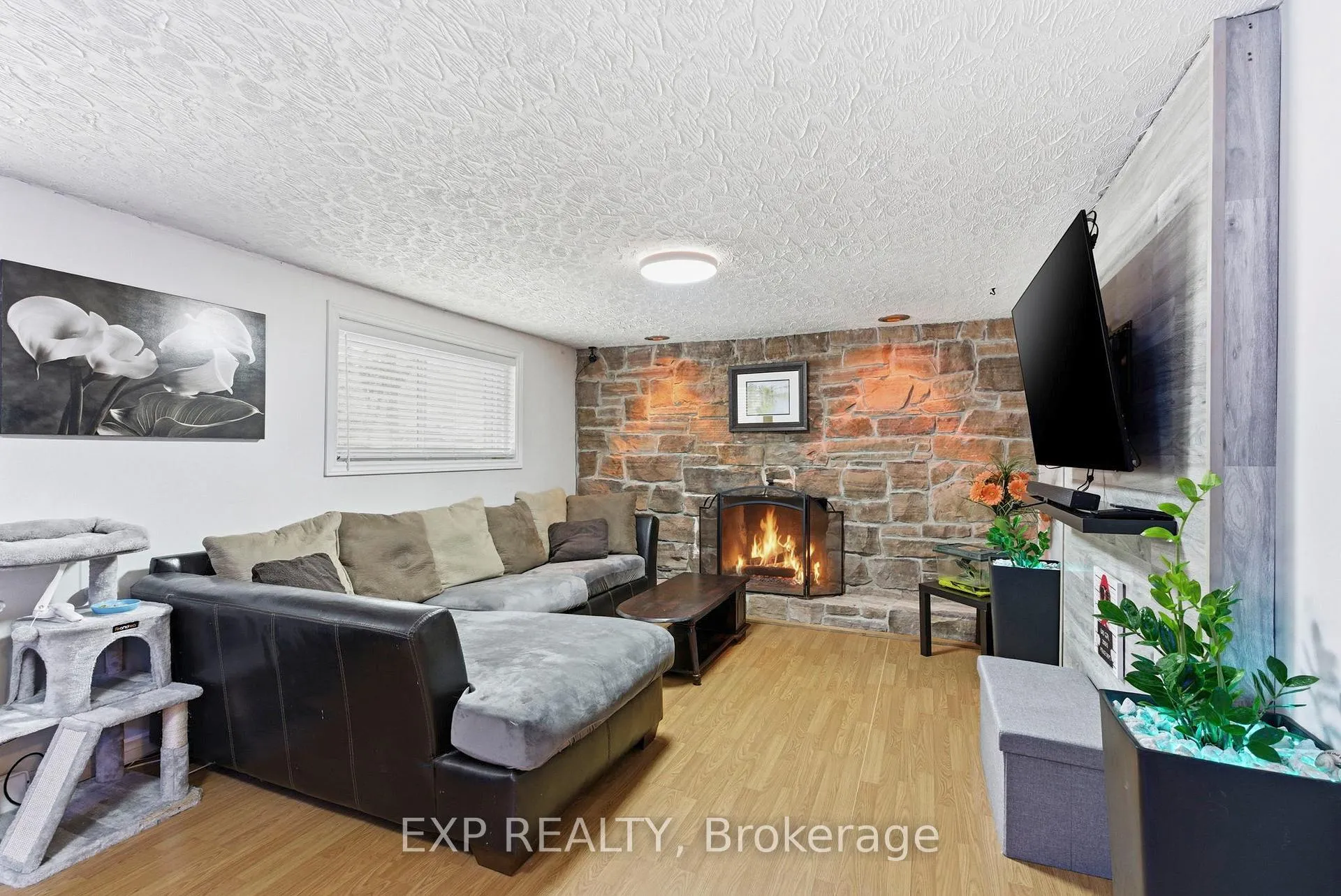 Photo 10 of 735 Montcalm Court, Cornwall — HOMEH