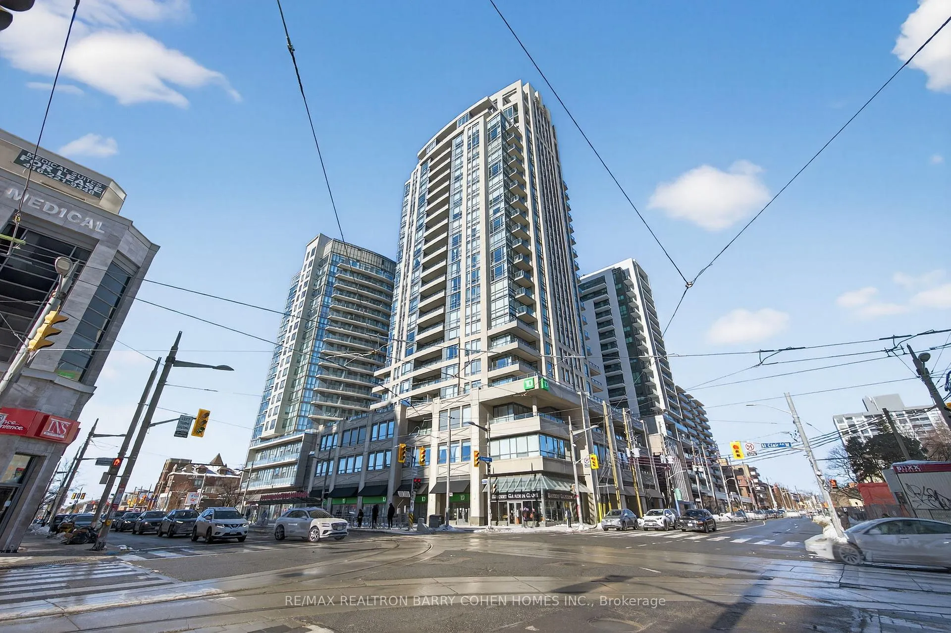 Front of Unit 301, 500 St Clair Avenue W