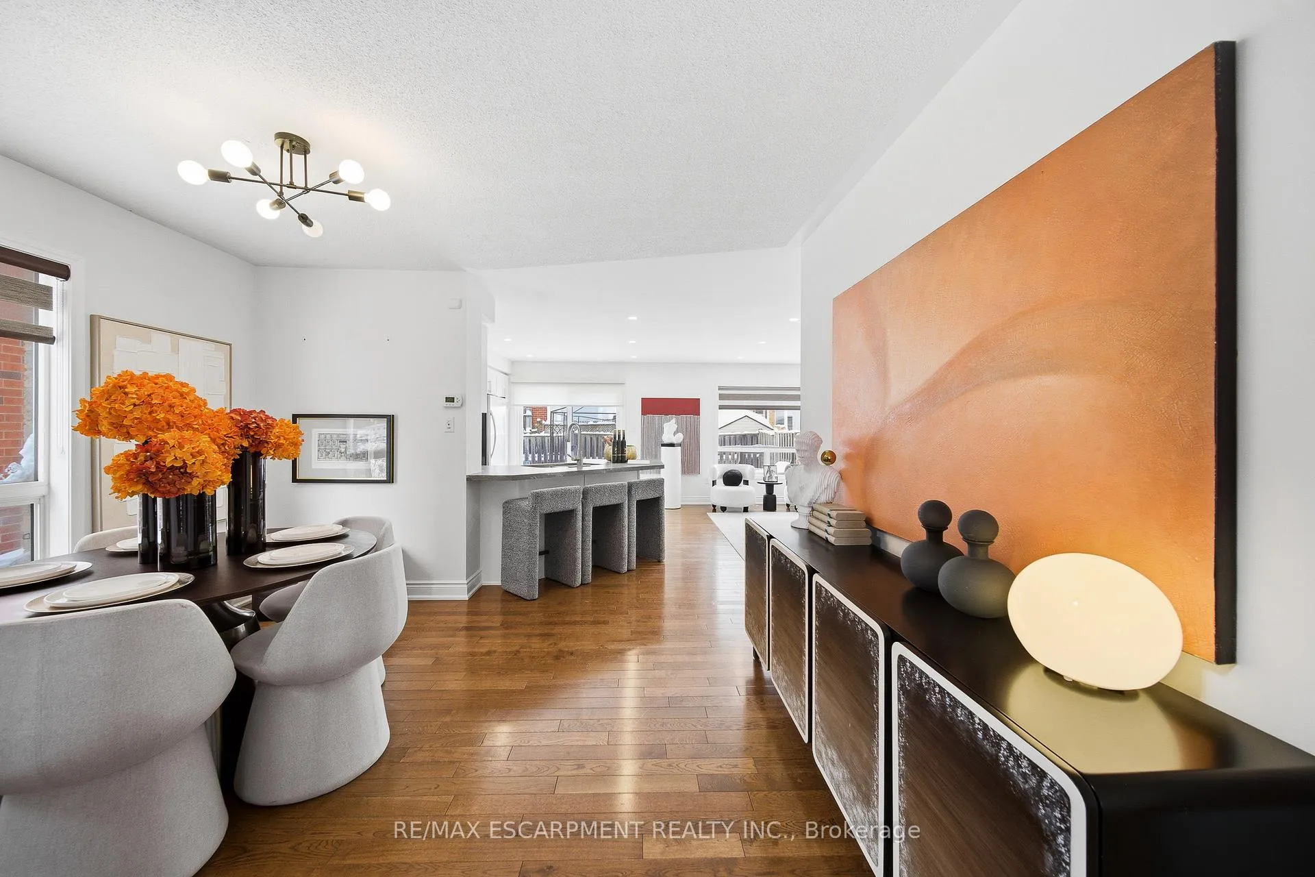 Photo 8 of 911 Zelinsky Crescent, Milton, Coates — HOMEH