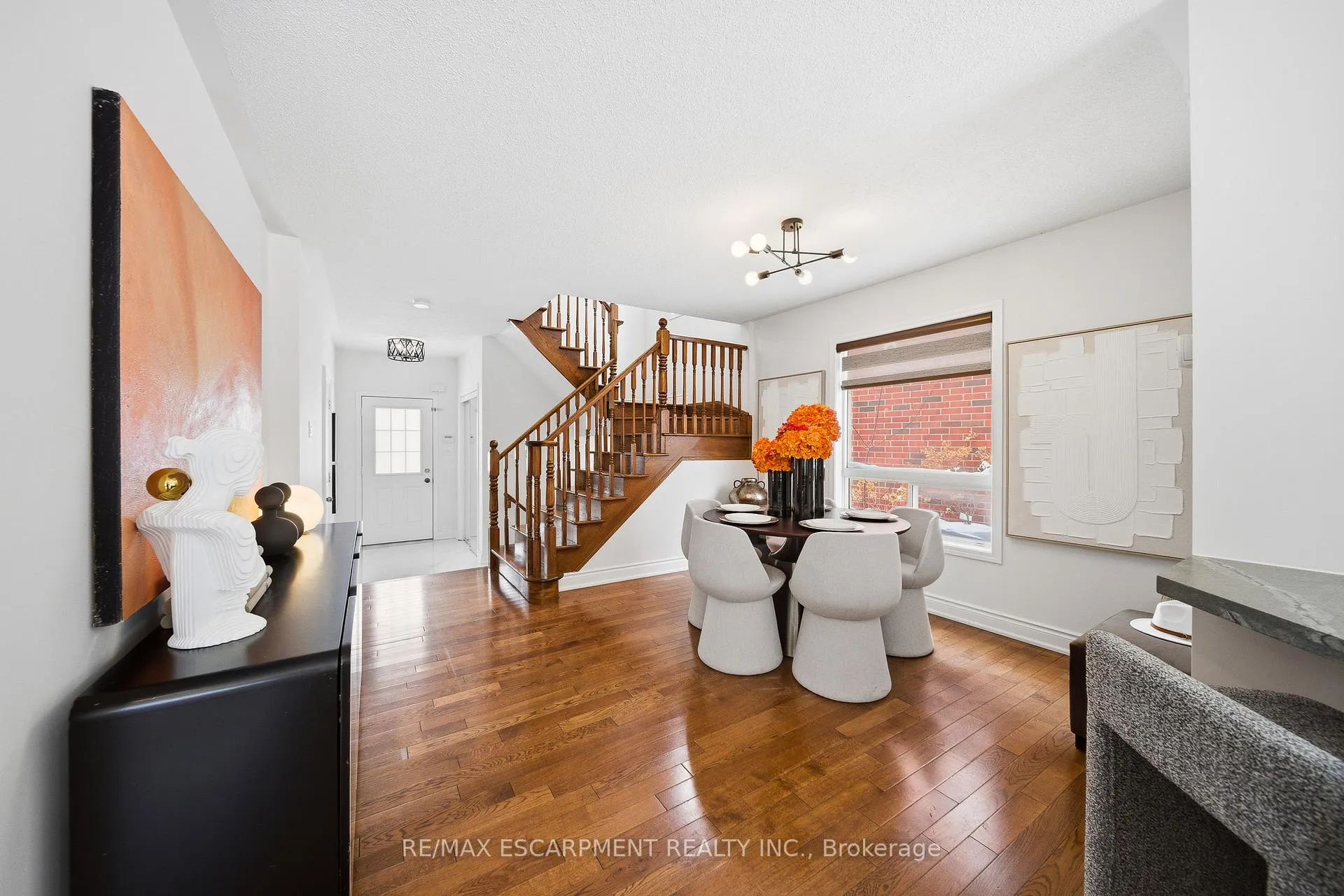 Photo 11 of 911 Zelinsky Crescent, Milton, Coates — HOMEH