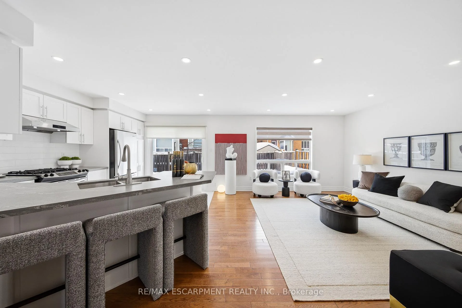 Photo 14 of 911 Zelinsky Crescent, Milton, Coates — HOMEH
