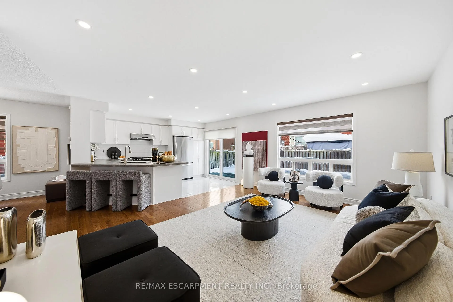 Photo 16 of 911 Zelinsky Crescent, Milton, Coates — HOMEH