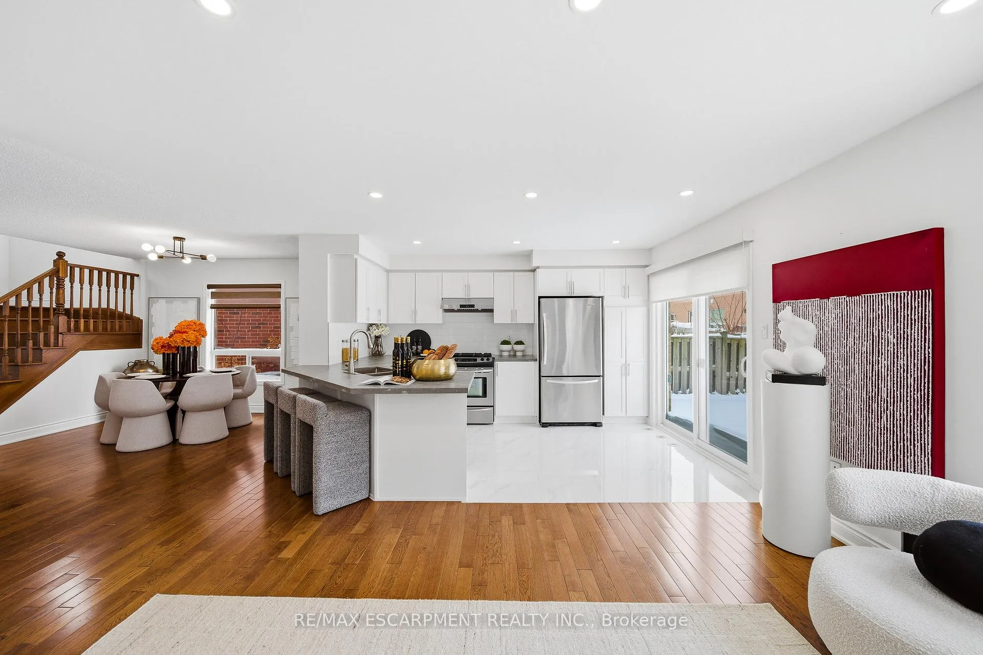 Photo 17 of 911 Zelinsky Crescent, Milton, Coates — HOMEH