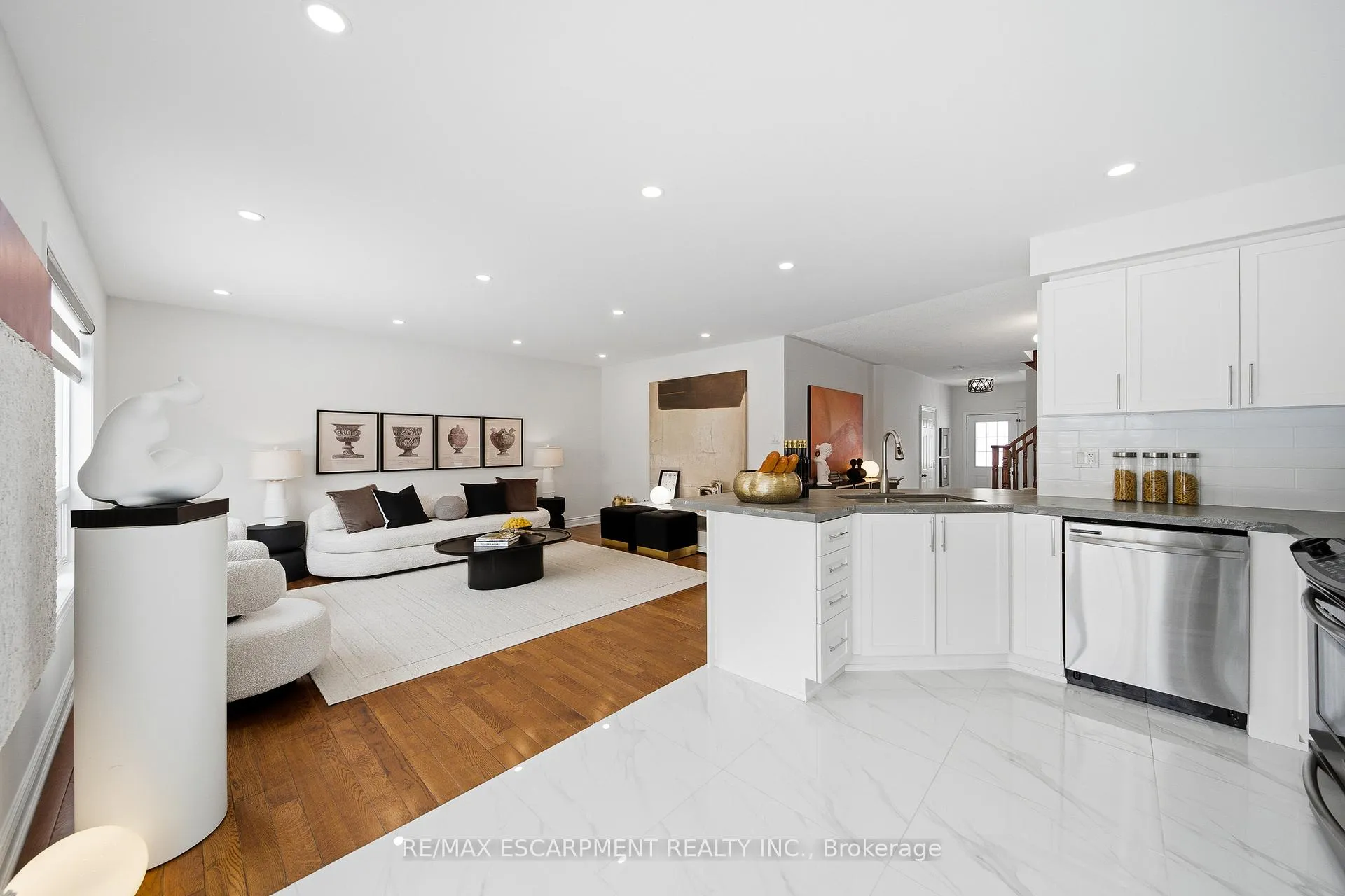 Photo 22 of 911 Zelinsky Crescent, Milton, Coates — HOMEH