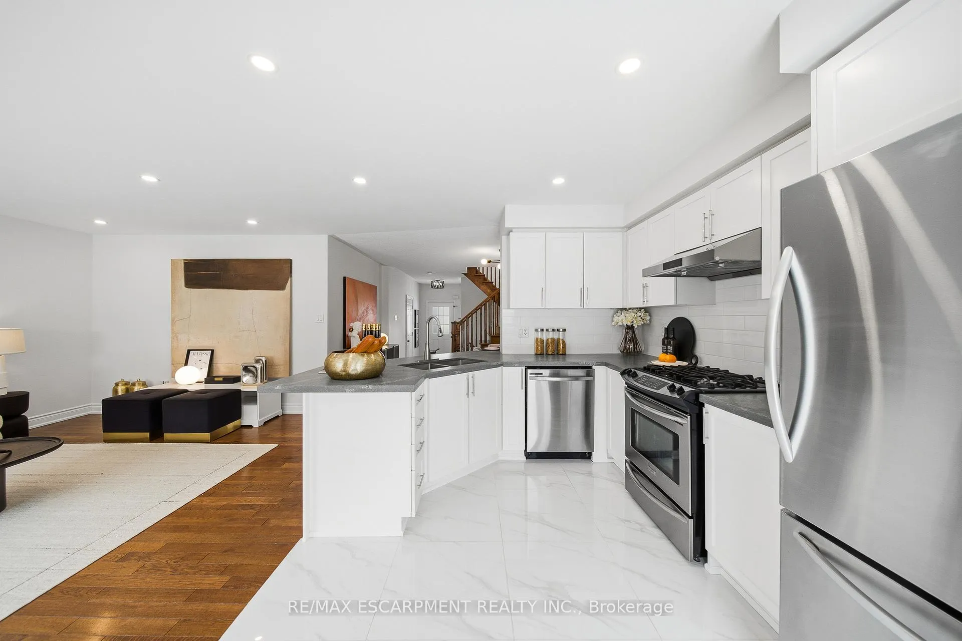 Photo 23 of 911 Zelinsky Crescent, Milton, Coates — HOMEH
