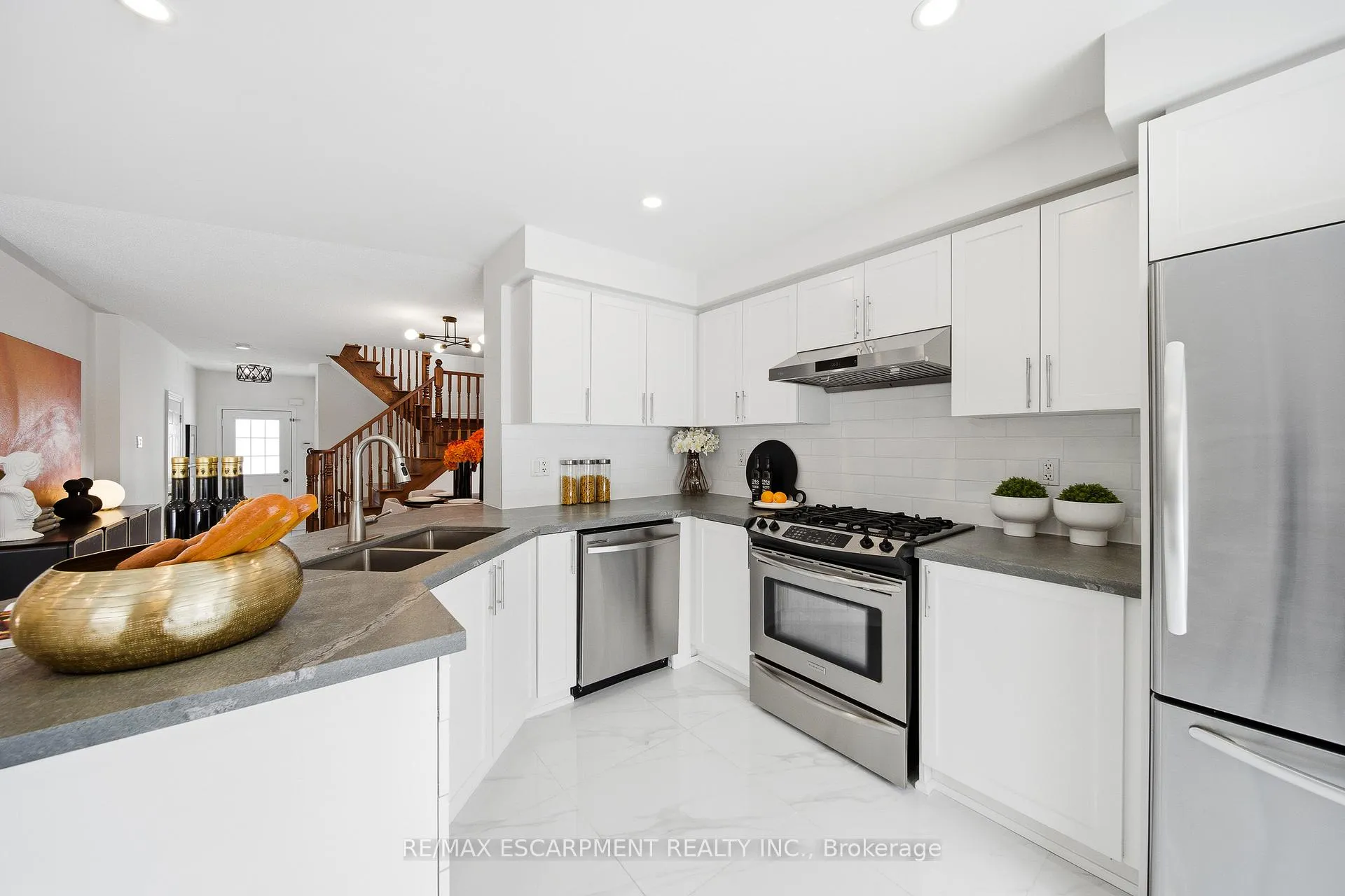 Photo 24 of 911 Zelinsky Crescent, Milton, Coates — HOMEH