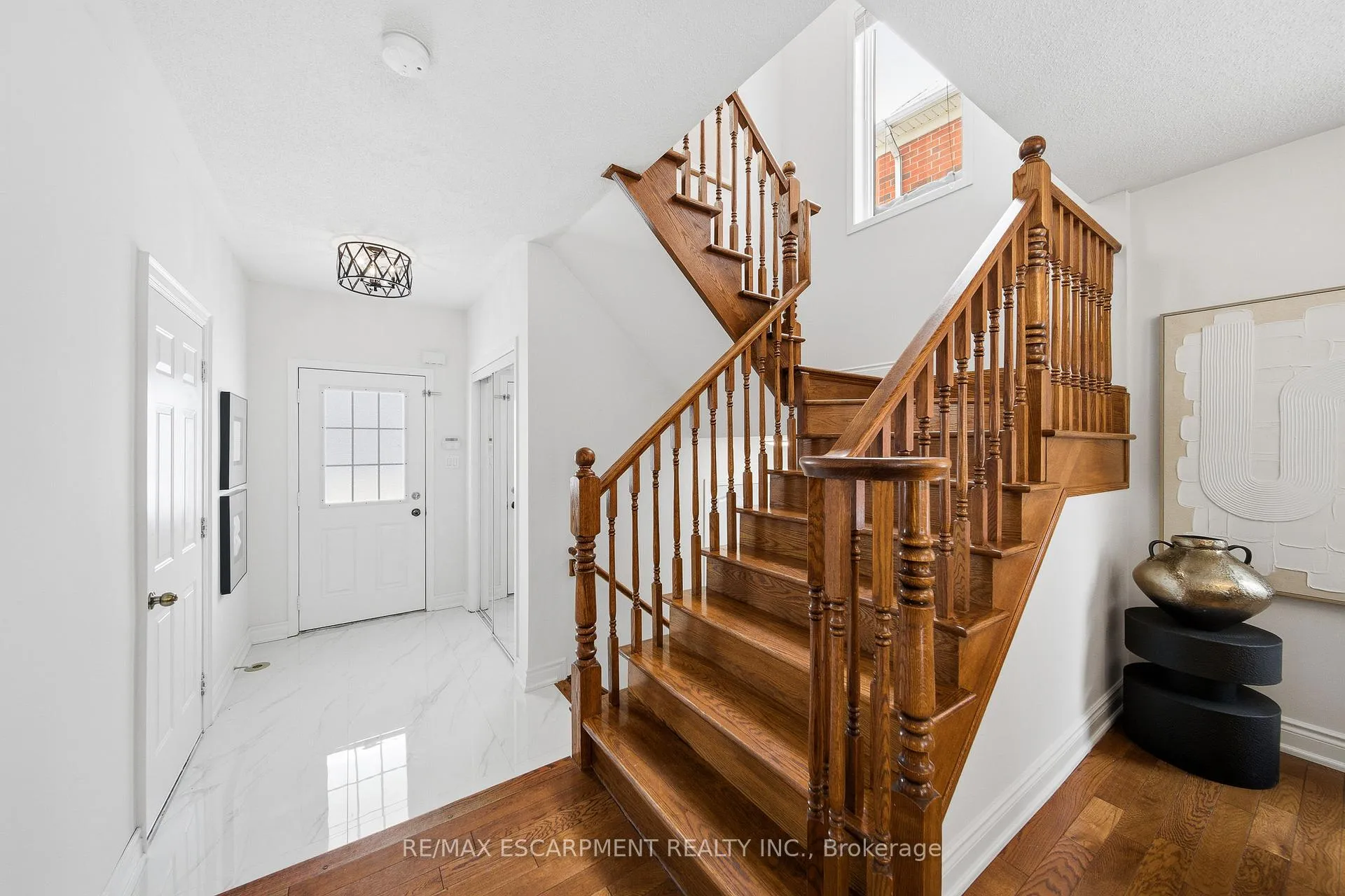 Photo 26 of 911 Zelinsky Crescent, Milton, Coates — HOMEH