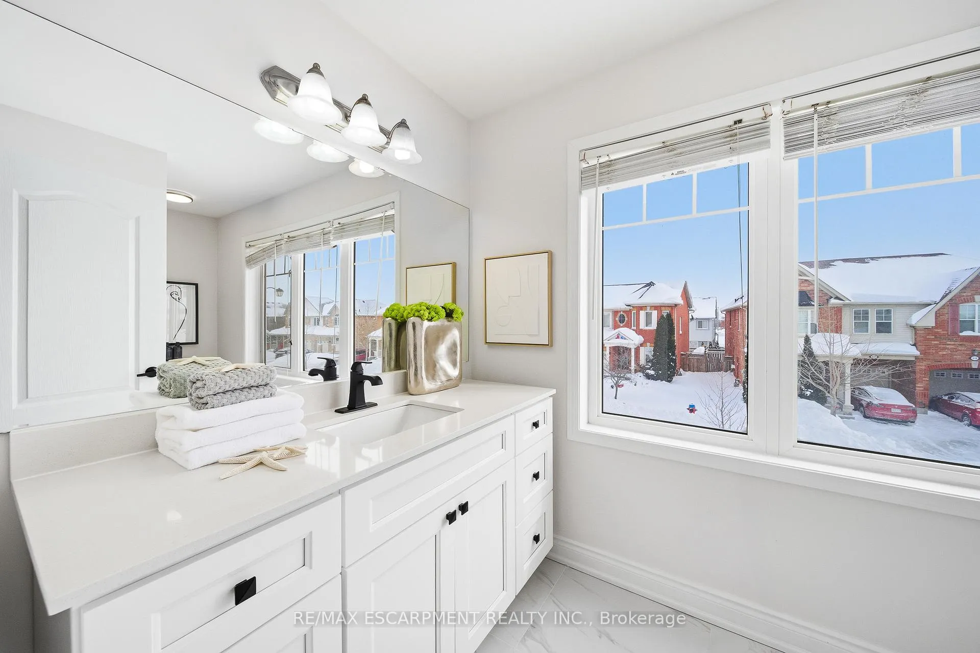 Photo 28 of 911 Zelinsky Crescent, Milton, Coates — HOMEH