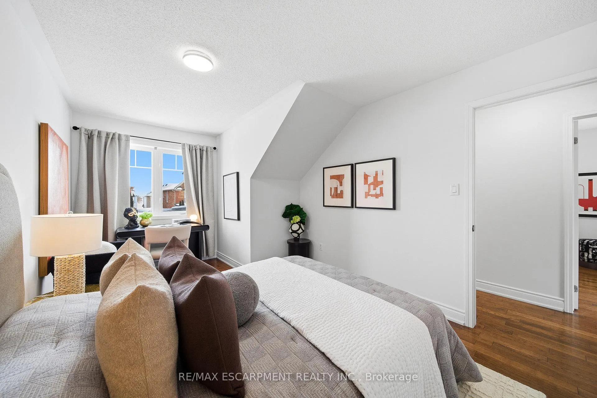 Photo 34 of 911 Zelinsky Crescent, Milton, Coates — HOMEH