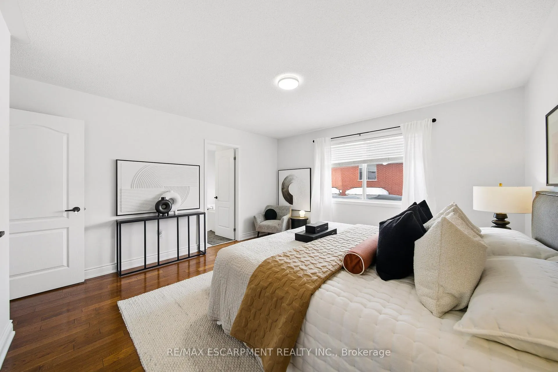 Photo 39 of 911 Zelinsky Crescent, Milton, Coates — HOMEH