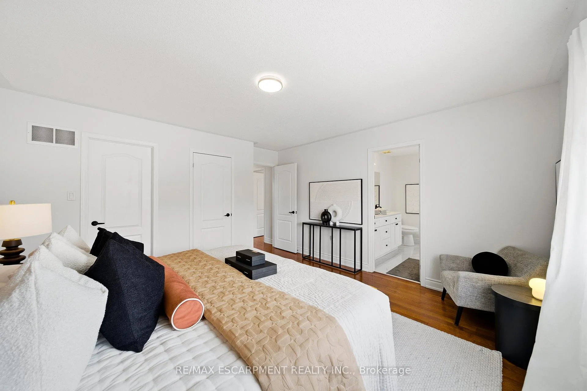Photo 40 of 911 Zelinsky Crescent, Milton, Coates — HOMEH