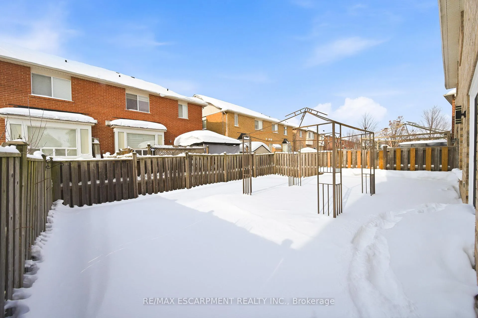 Photo 44 of 911 Zelinsky Crescent, Milton, Coates — HOMEH