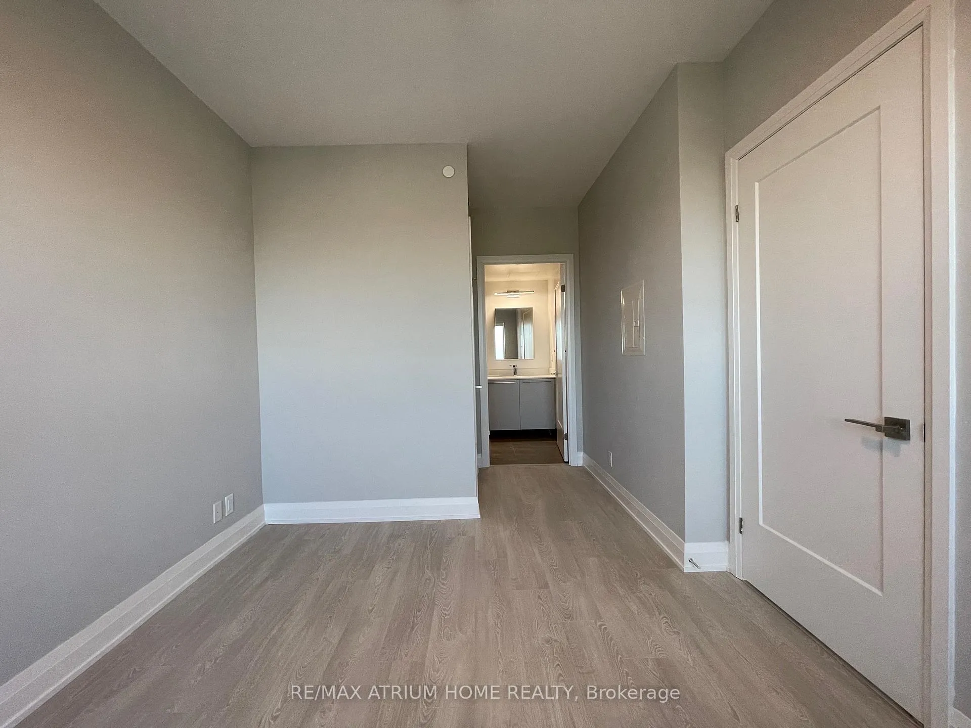 Photo 8 of Unit 4202, 8 Water Walk Drive, Markham, Unionville — HOMEH