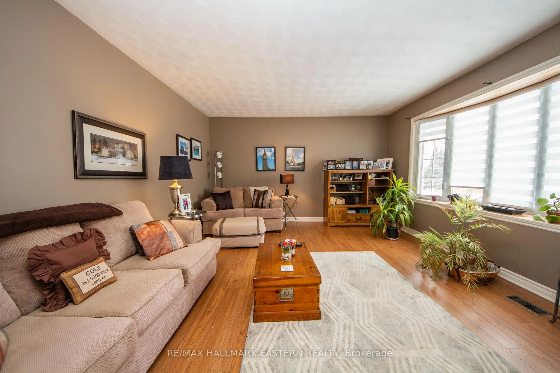 Photo 2 of 664 Deerfield Crescent, Selwyn — HOMEH