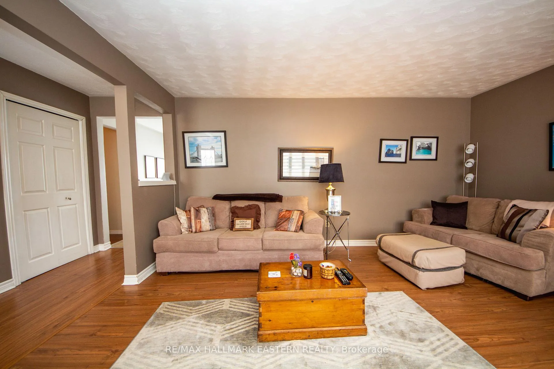 Photo 4 of 664 Deerfield Crescent, Selwyn — HOMEH
