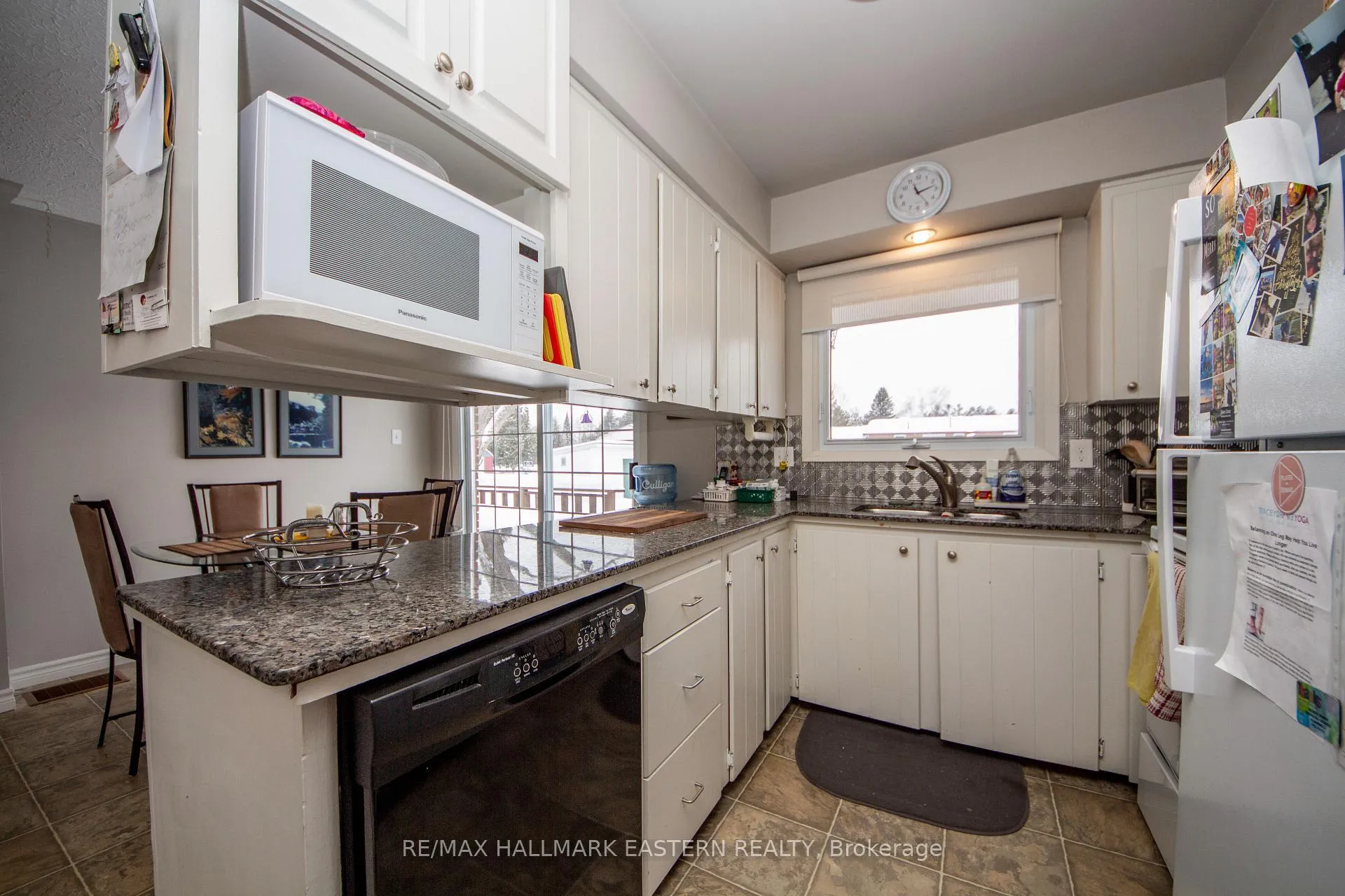 Photo 9 of 664 Deerfield Crescent, Selwyn — HOMEH