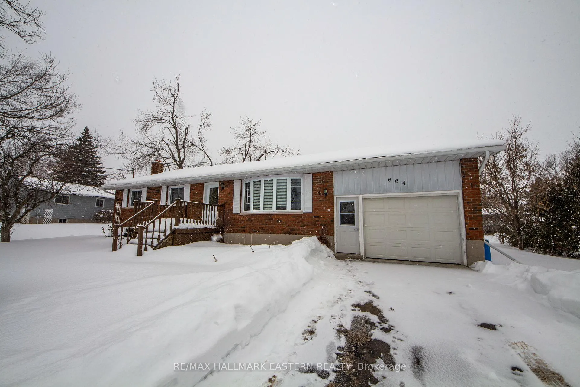 Photo 35 of 664 Deerfield Crescent, Selwyn — HOMEH