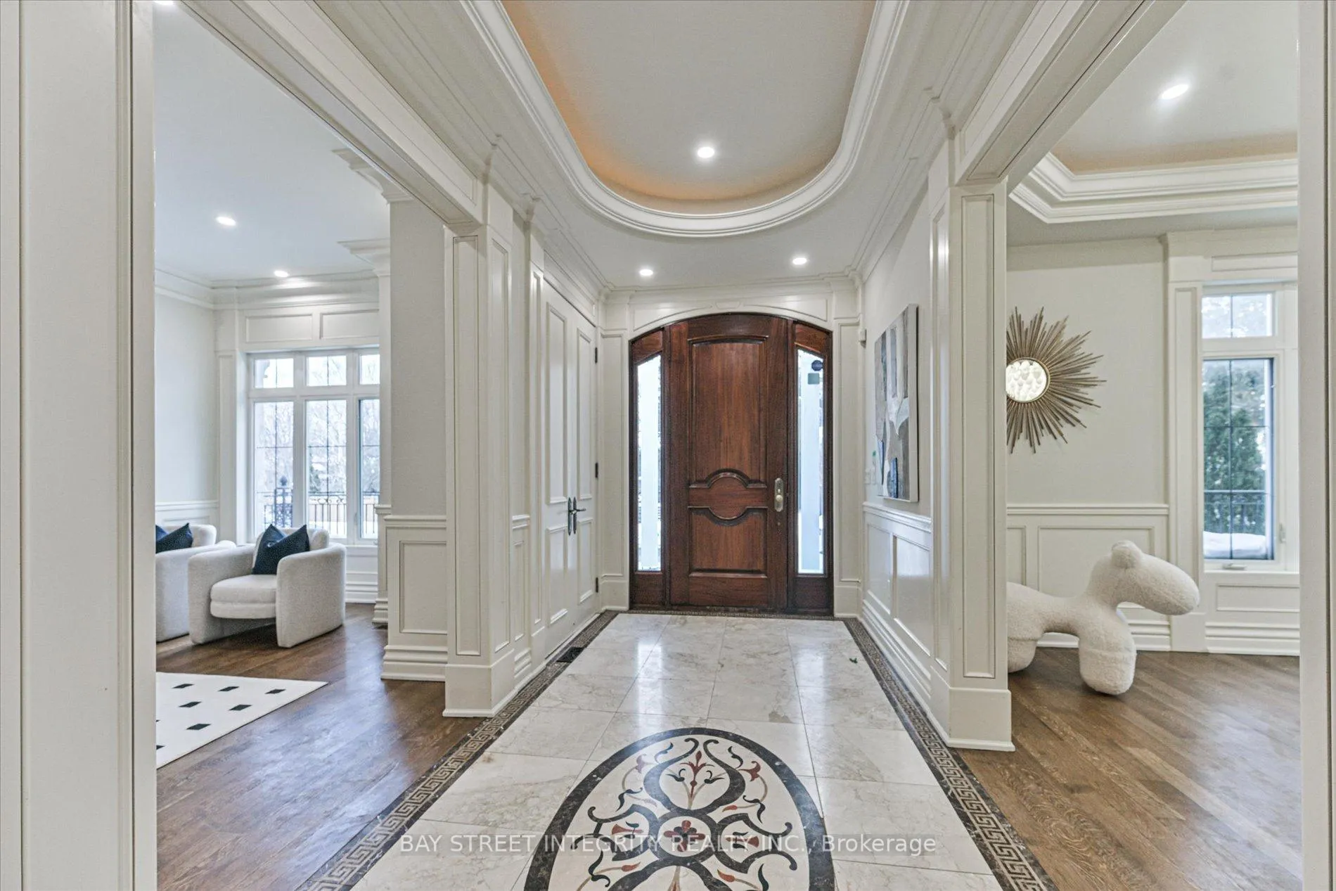 Photo 3 of 121 Caribou Road, Toronto, Bedford Park-Nortown — HOMEH