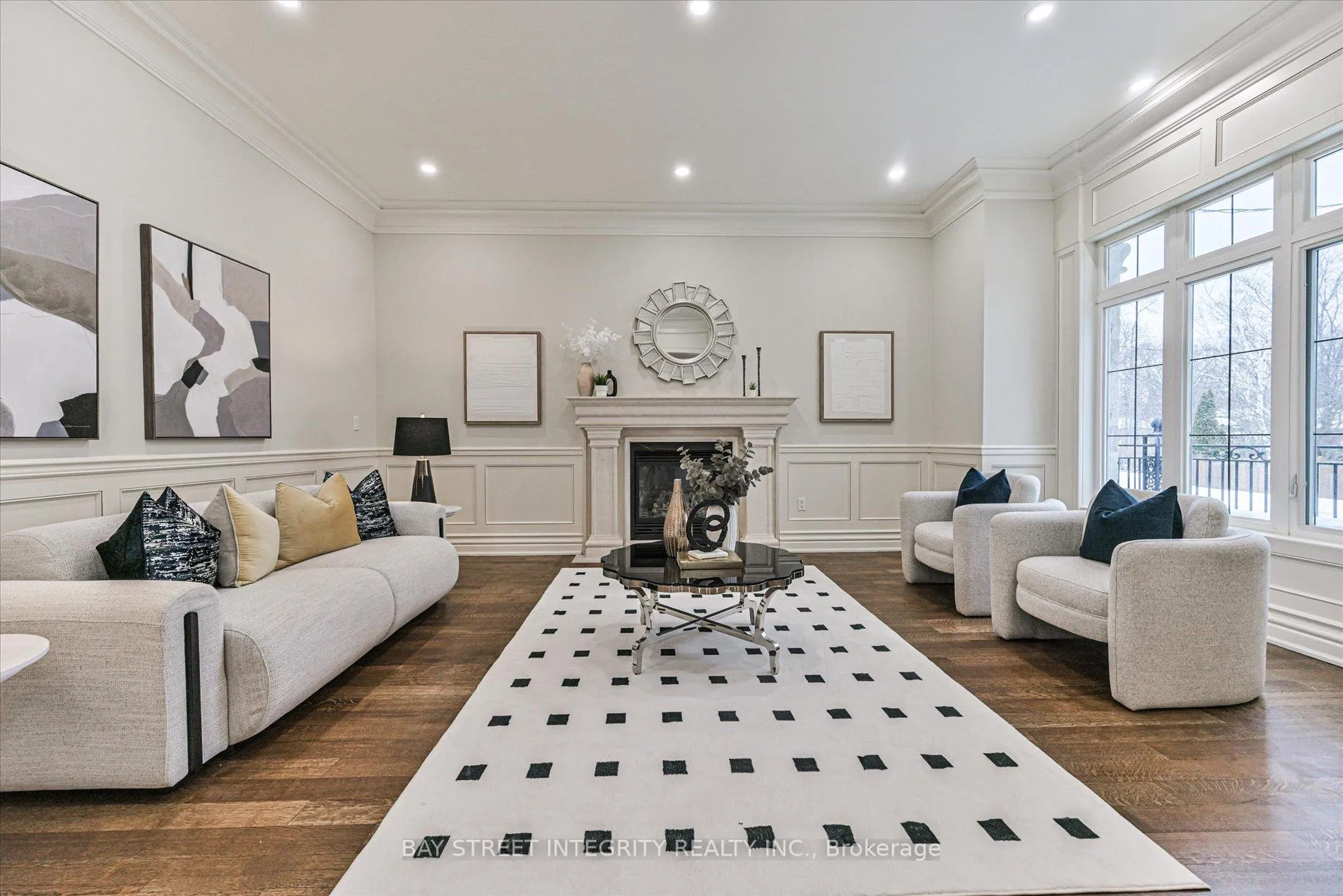 Photo 5 of 121 Caribou Road, Toronto, Bedford Park-Nortown — HOMEH