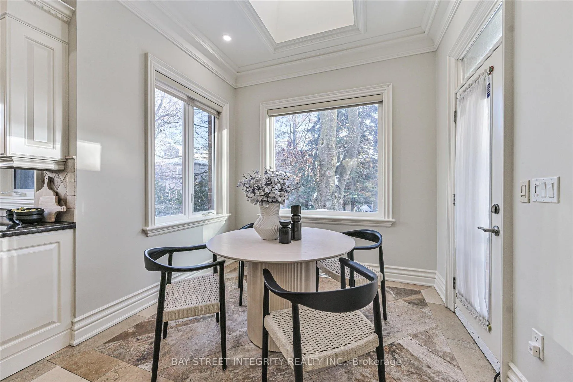 Photo 11 of 121 Caribou Road, Toronto, Bedford Park-Nortown — HOMEH