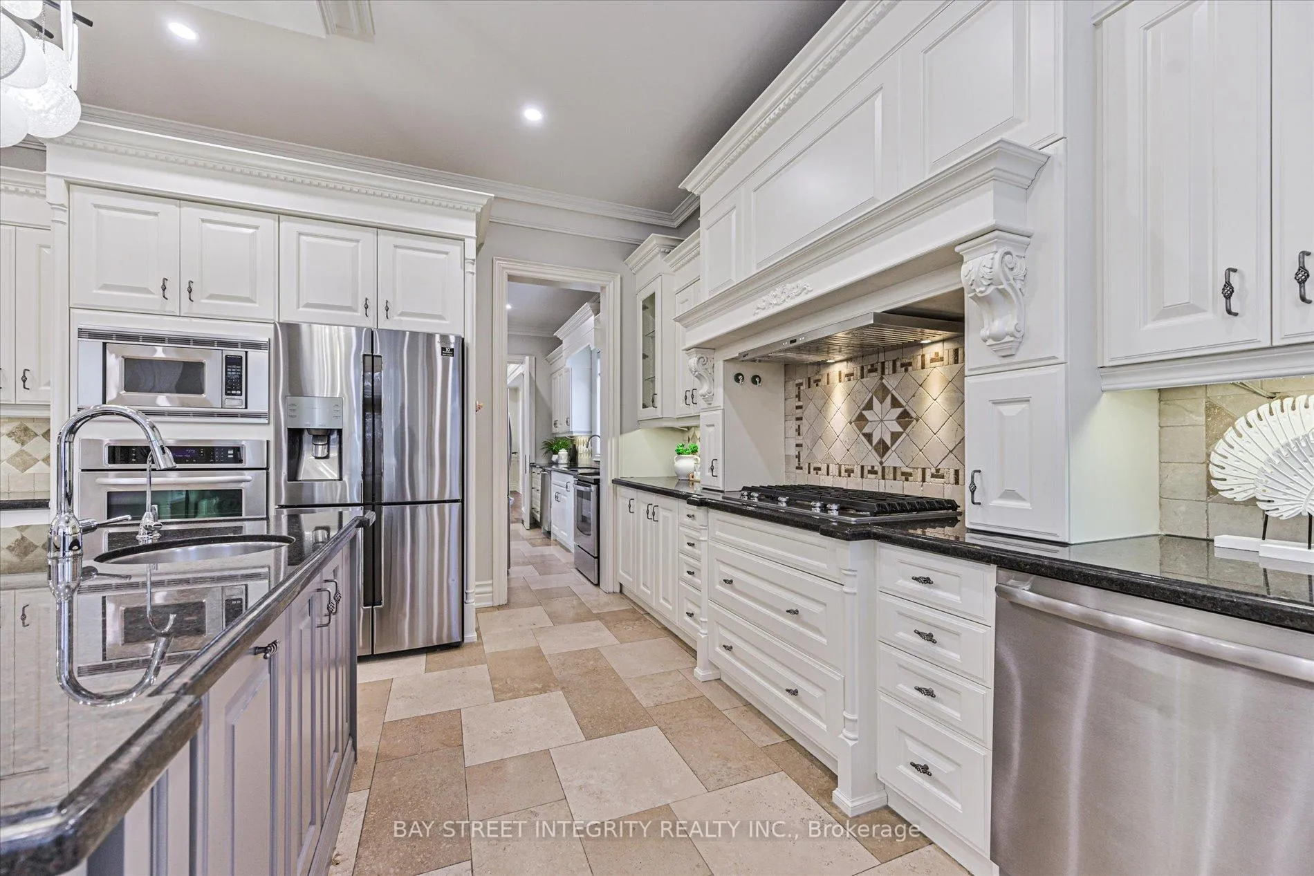 Photo 14 of 121 Caribou Road, Toronto, Bedford Park-Nortown — HOMEH