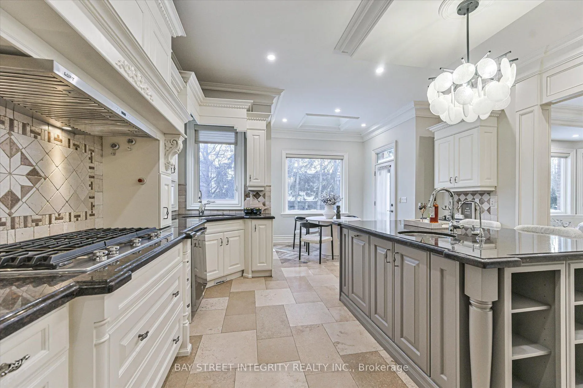 Photo 15 of 121 Caribou Road, Toronto, Bedford Park-Nortown — HOMEH