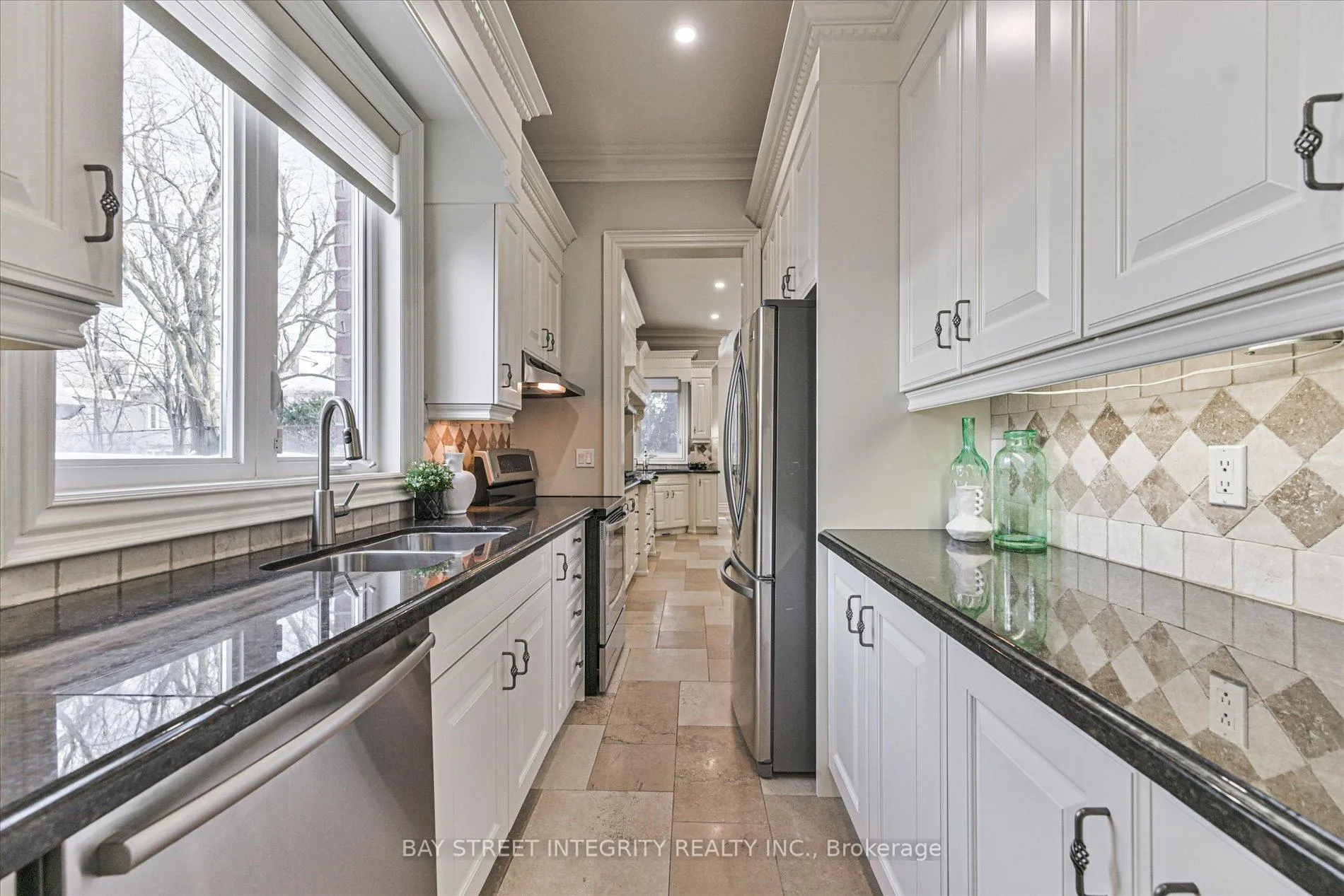 Photo 17 of 121 Caribou Road, Toronto, Bedford Park-Nortown — HOMEH
