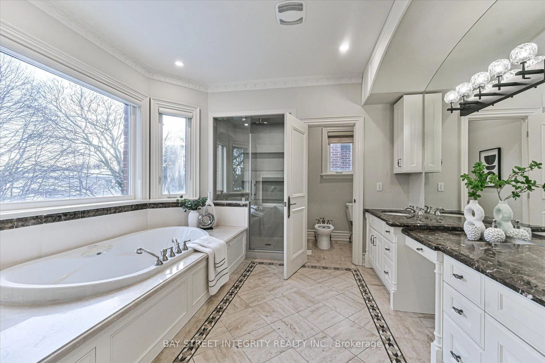 Photo 24 of 121 Caribou Road, Toronto, Bedford Park-Nortown — HOMEH