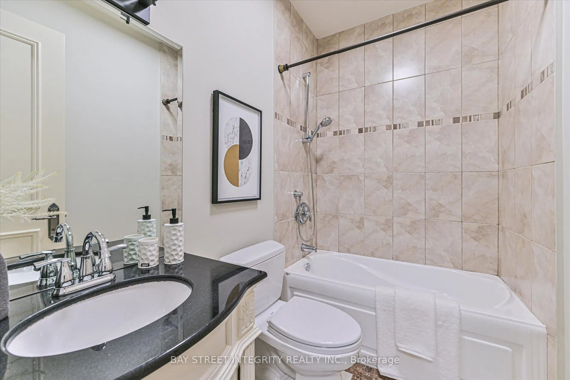Photo 31 of 121 Caribou Road, Toronto, Bedford Park-Nortown — HOMEH
