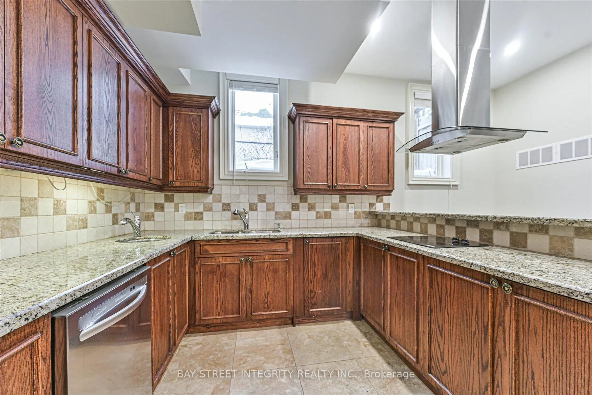 Photo 40 of 121 Caribou Road, Toronto, Bedford Park-Nortown — HOMEH