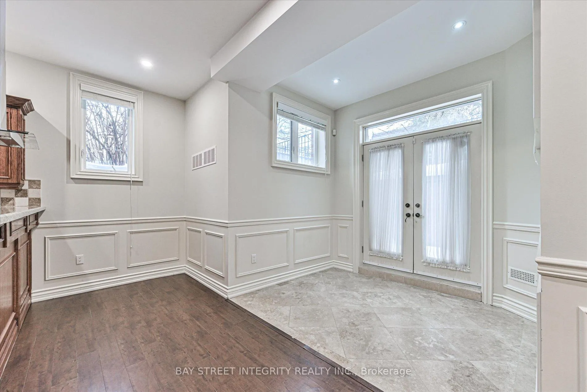 Photo 42 of 121 Caribou Road, Toronto, Bedford Park-Nortown — HOMEH