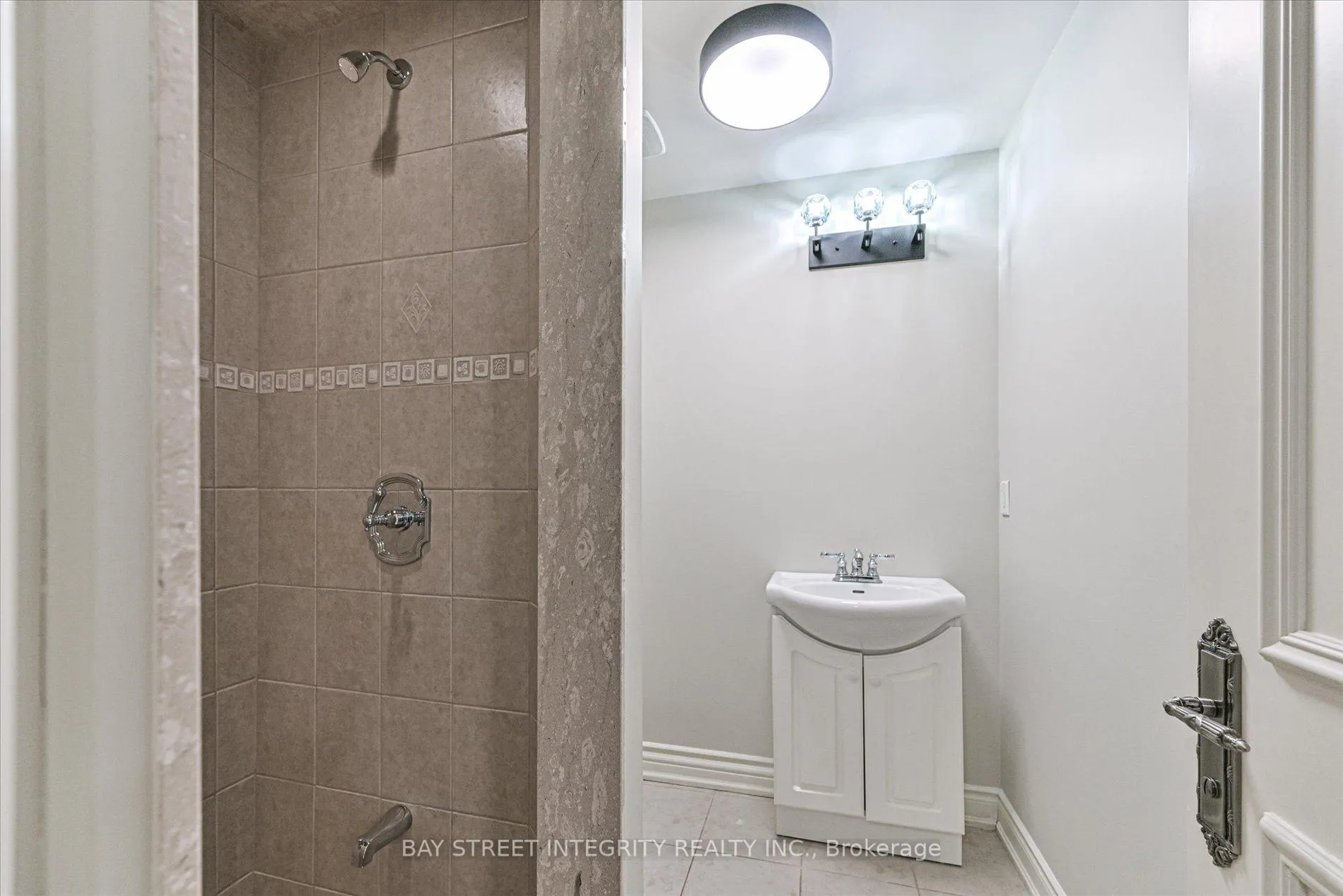 Photo 46 of 121 Caribou Road, Toronto, Bedford Park-Nortown — HOMEH