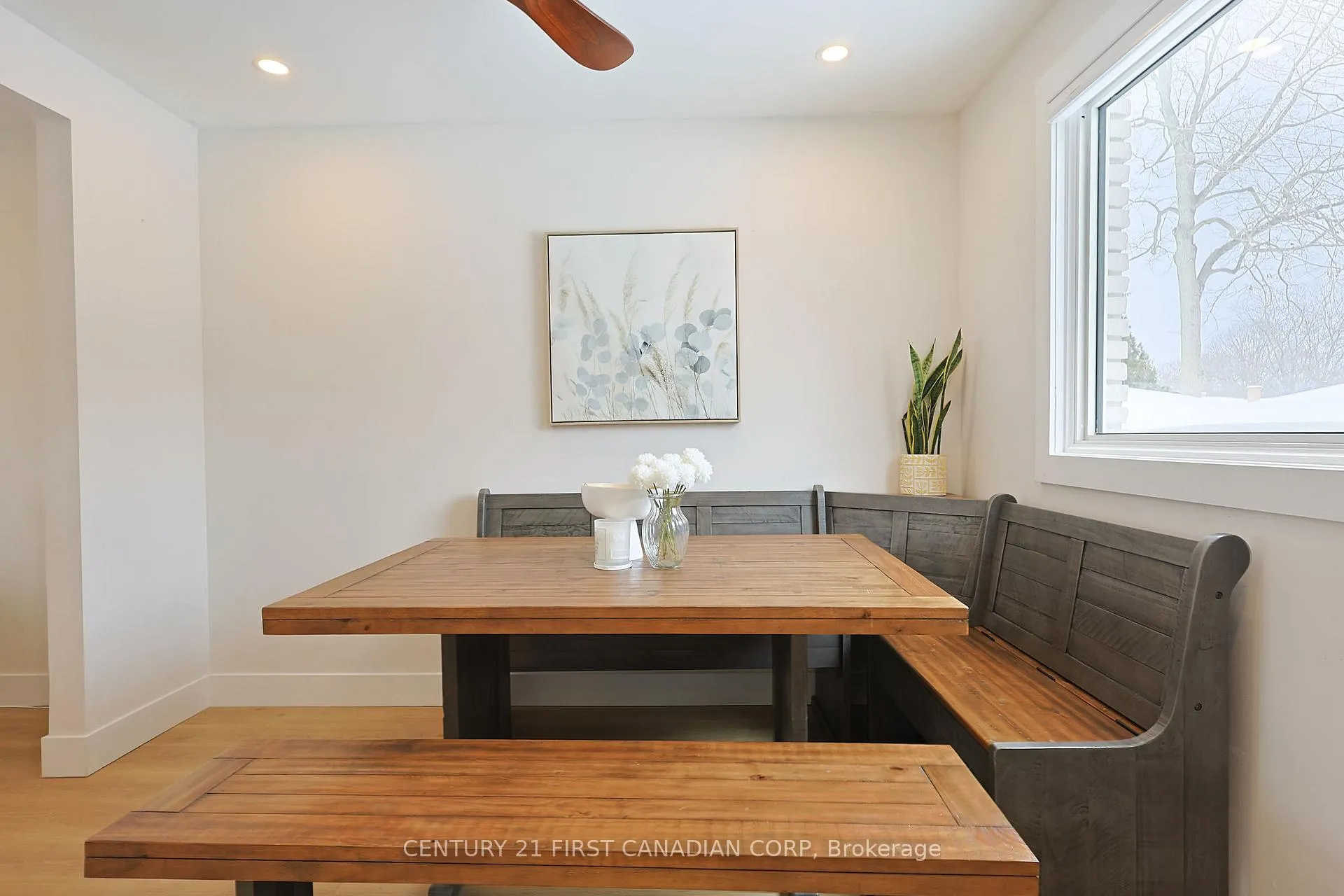 Photo 6 of 696 Griffith Street, London, South K — HOMEH