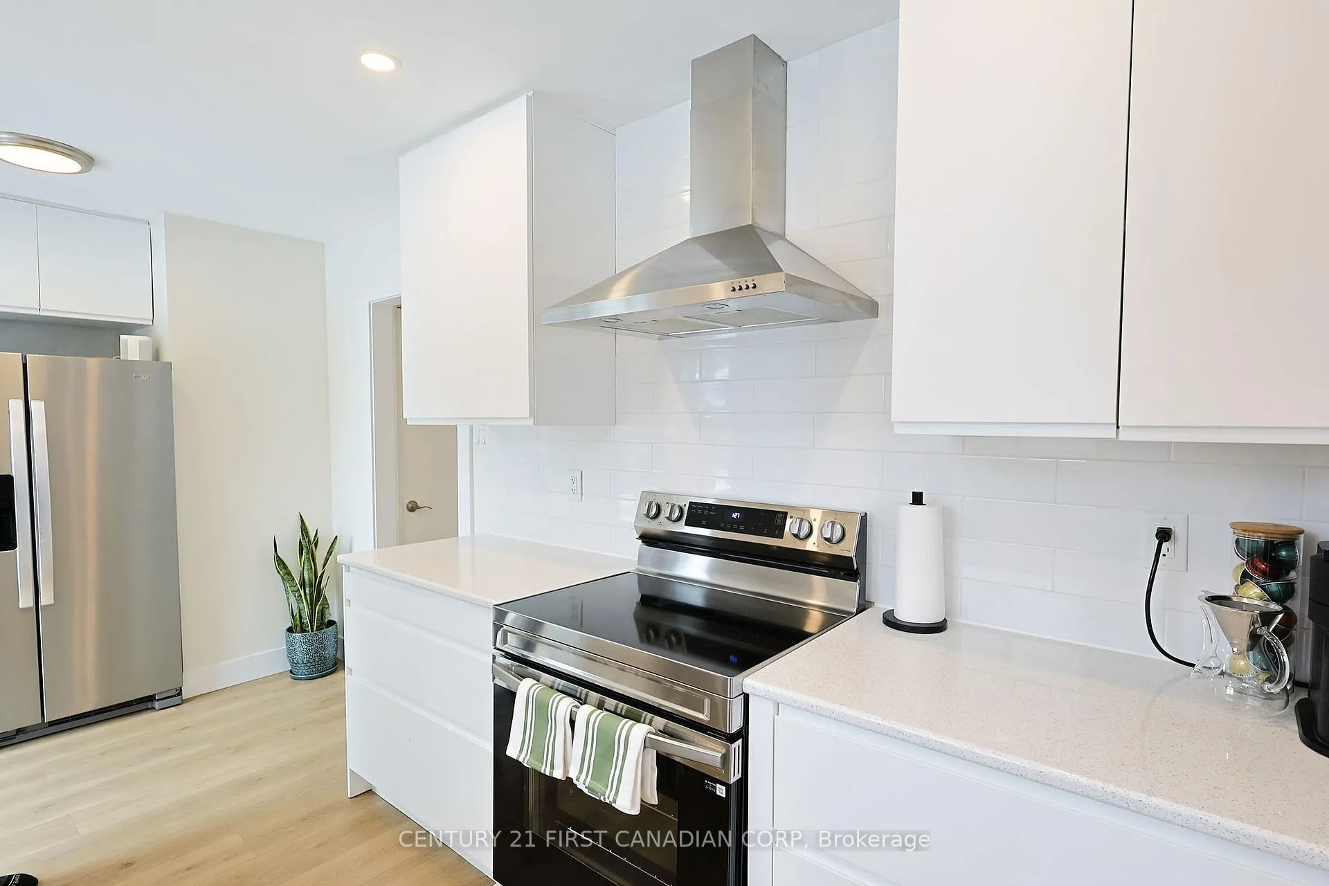Photo 9 of 696 Griffith Street, London, South K — HOMEH