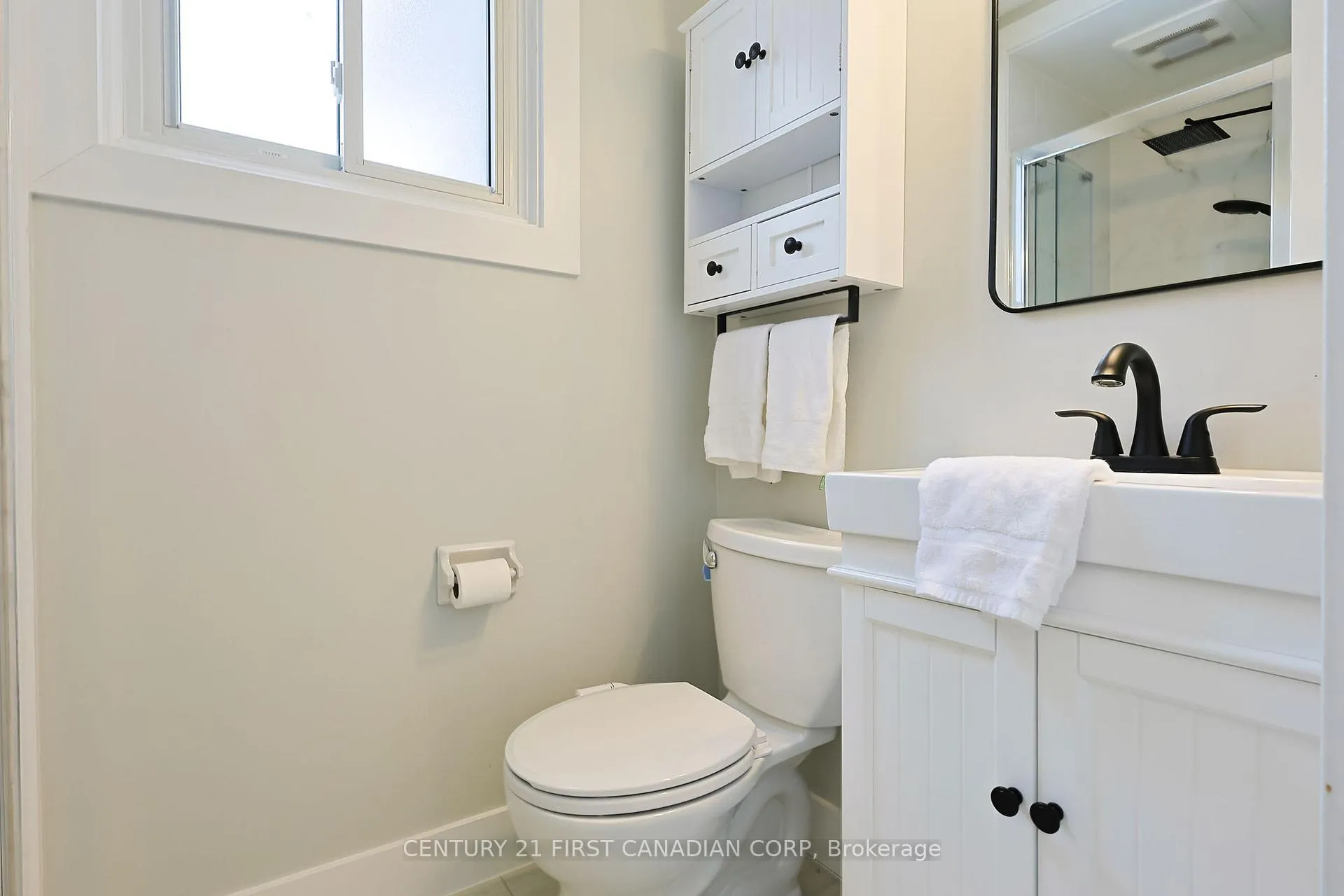 Photo 16 of 696 Griffith Street, London, South K — HOMEH