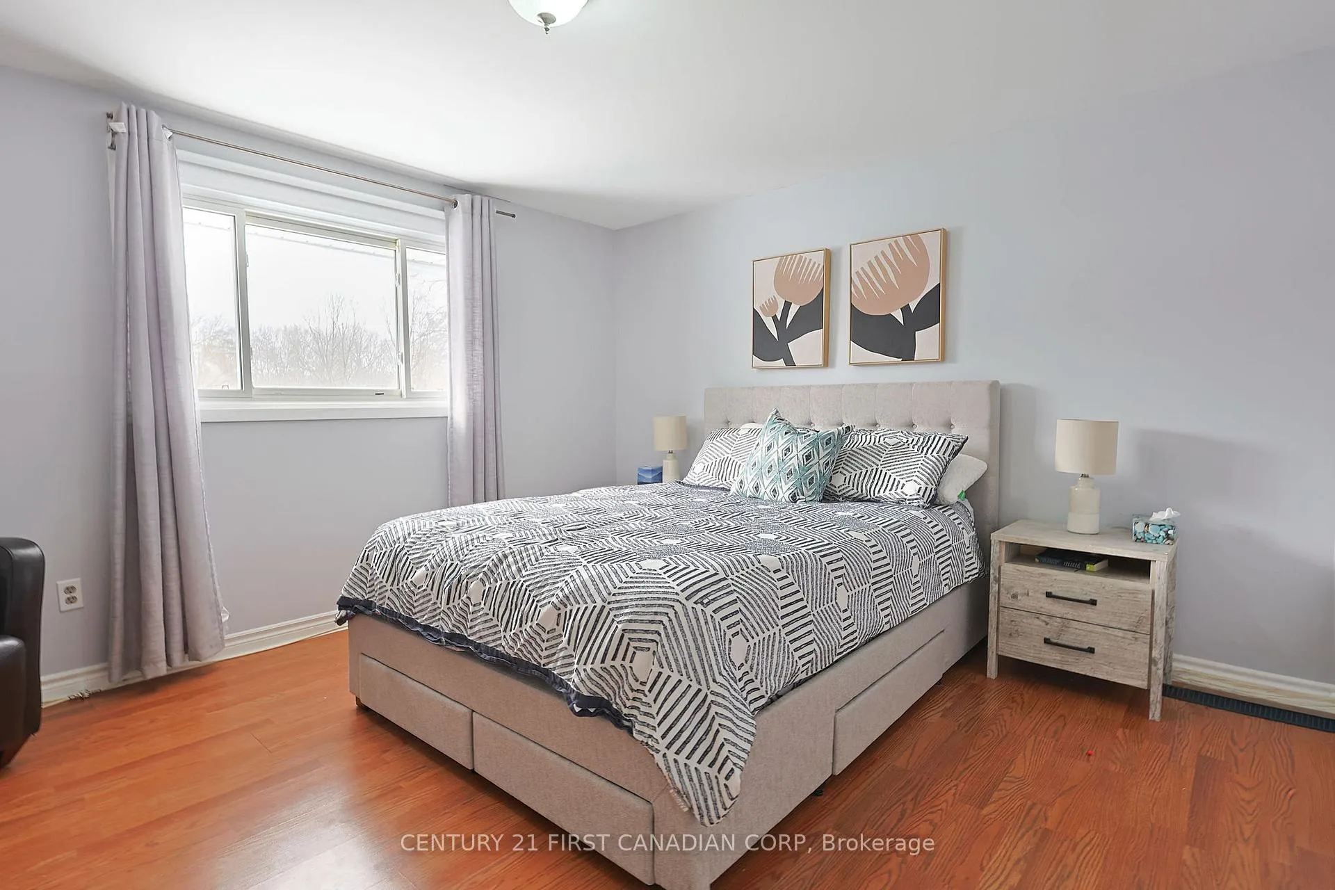 Photo 19 of 696 Griffith Street, London, South K — HOMEH