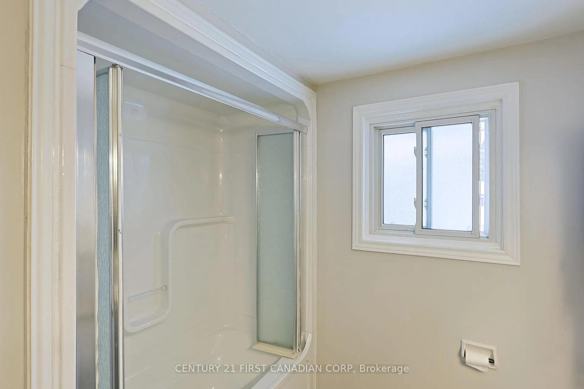 Photo 28 of 696 Griffith Street, London, South K — HOMEH