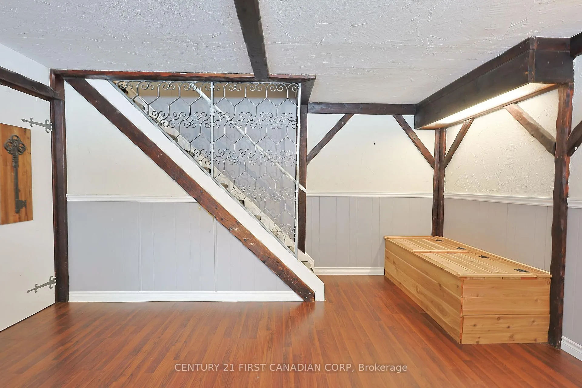 Photo 32 of 696 Griffith Street, London, South K — HOMEH