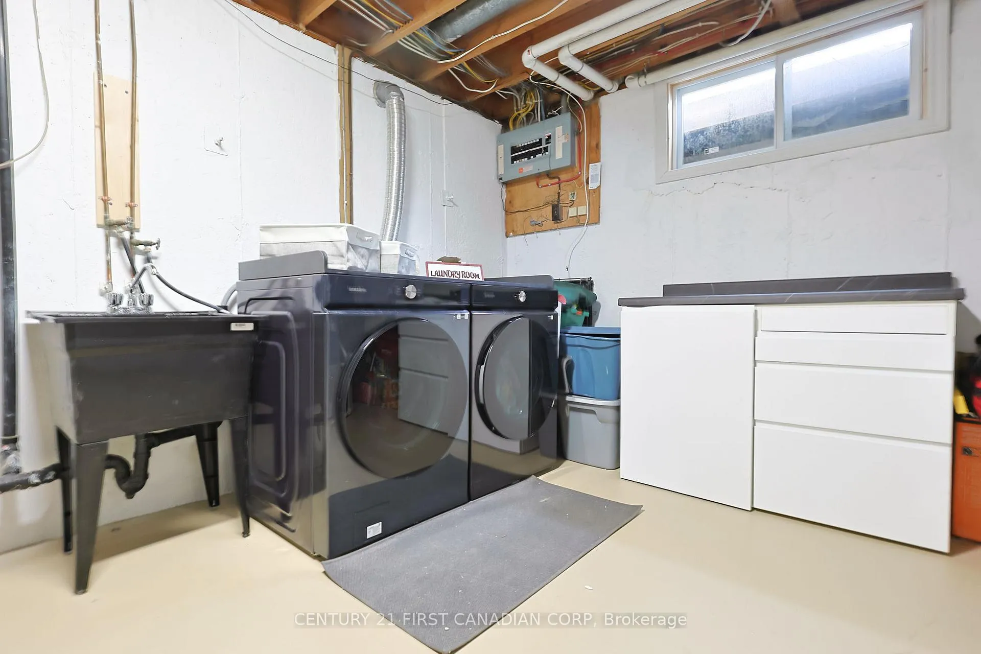 Photo 33 of 696 Griffith Street, London, South K — HOMEH