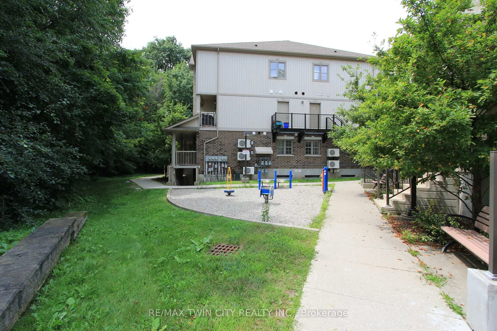 Photo 5 of Unit 3E, 255 Maitland Street, Kitchener — HOMEH