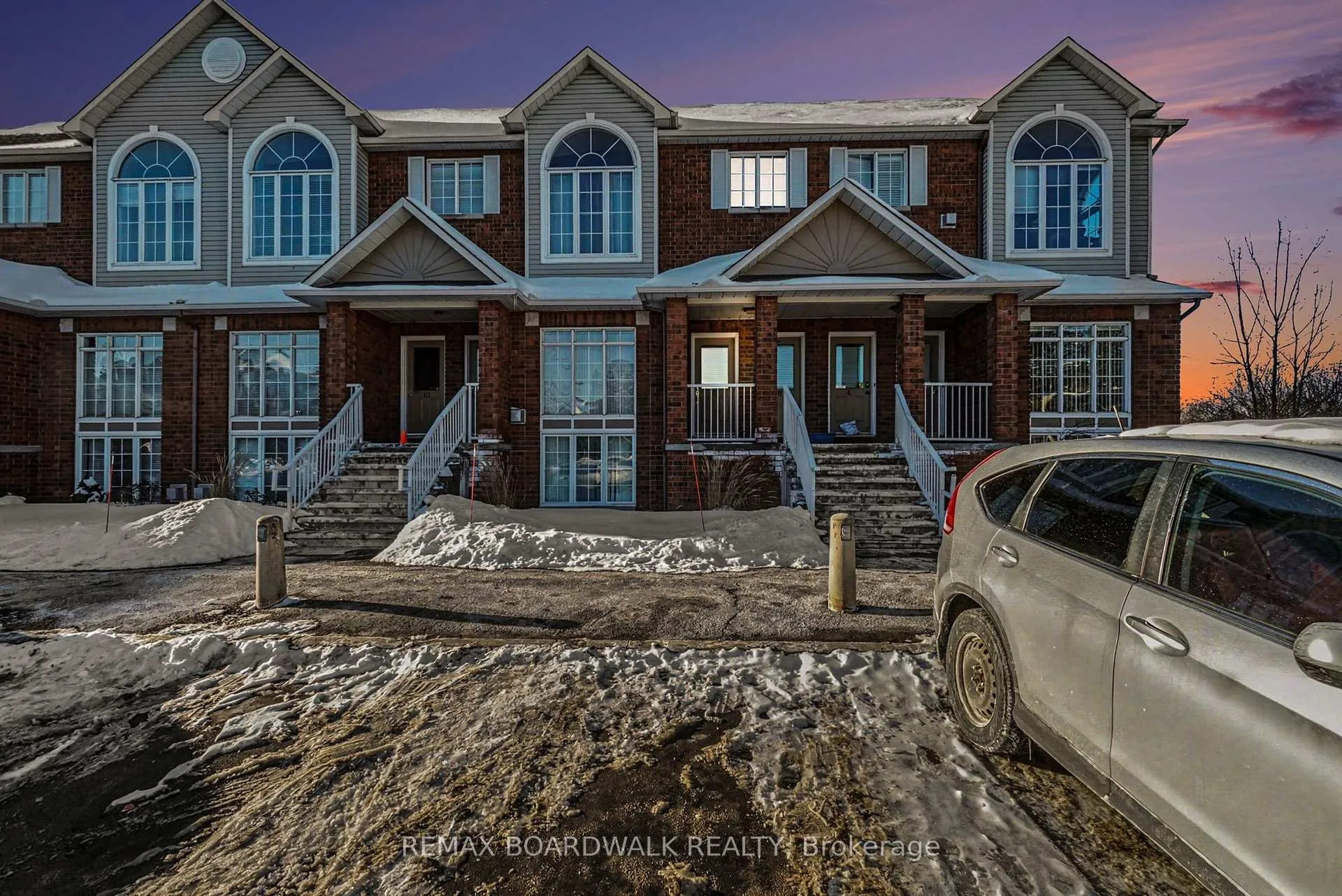 Photo 1 of 6 Briston Private, Ottawa, Hunt Club Park — HOMEH