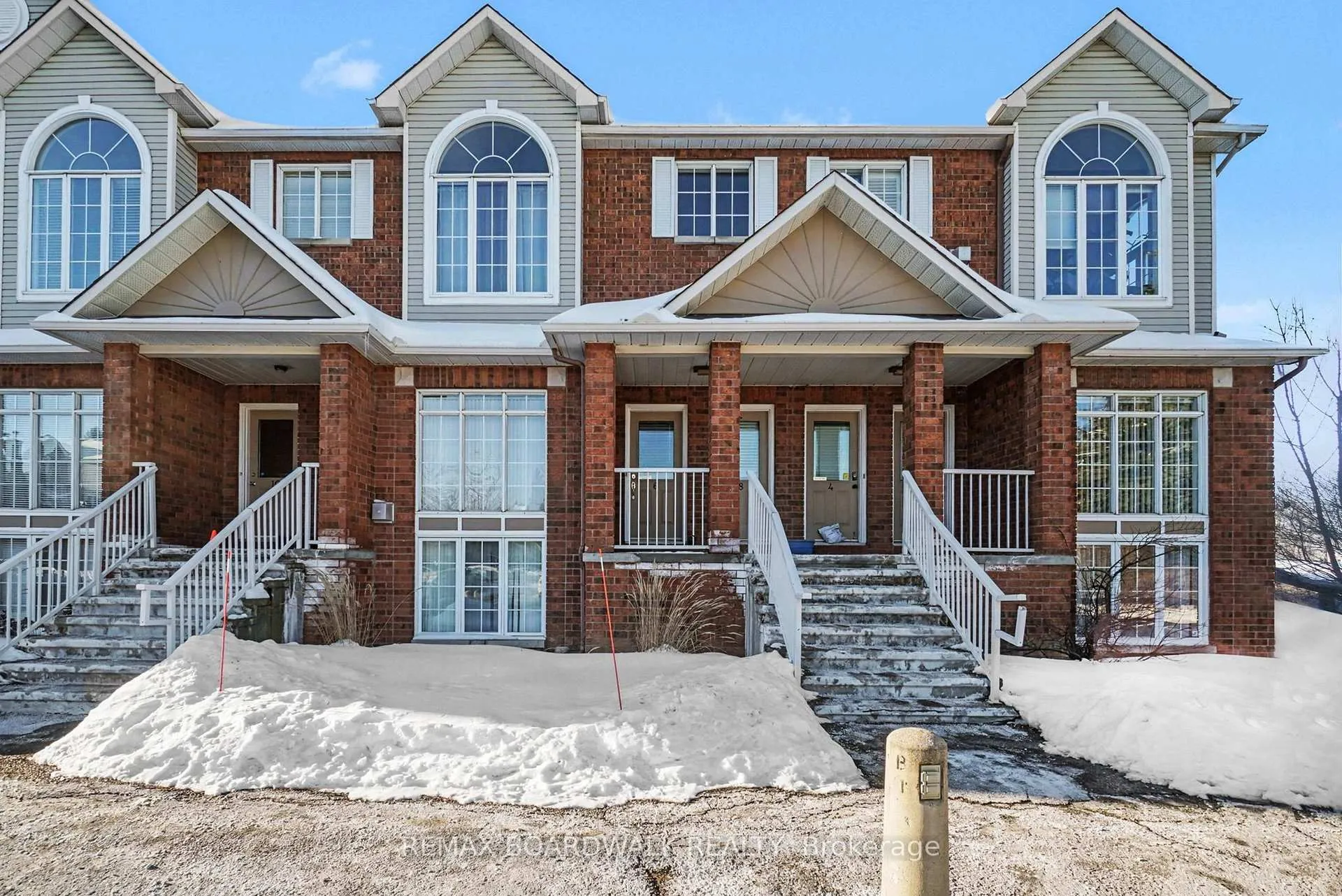 Photo 3 of 6 Briston Private, Ottawa, Hunt Club Park — HOMEH