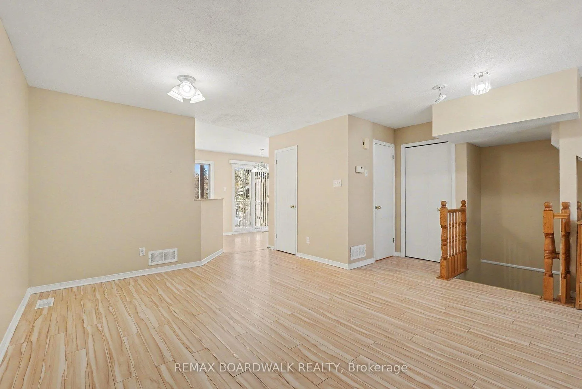 Photo 5 of 6 Briston Private, Ottawa, Hunt Club Park — HOMEH