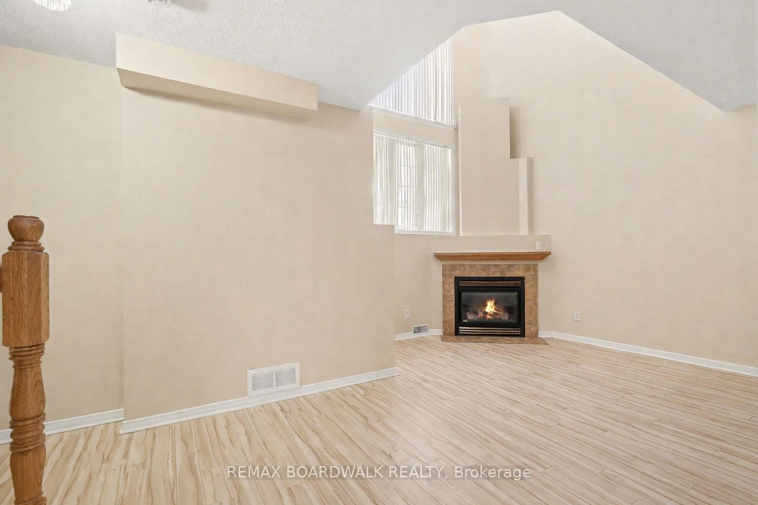 Photo 10 of 6 Briston Private, Ottawa, Hunt Club Park — HOMEH